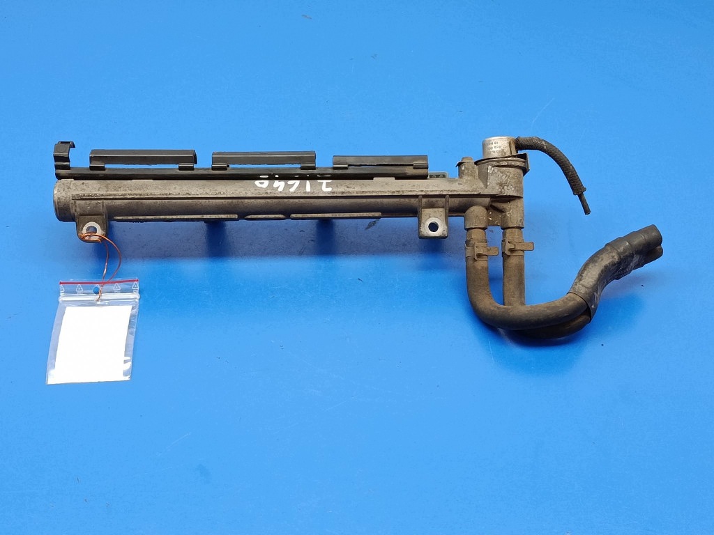 VW Lupo 1.4 16V rampe injecteurs 036133319B image 3