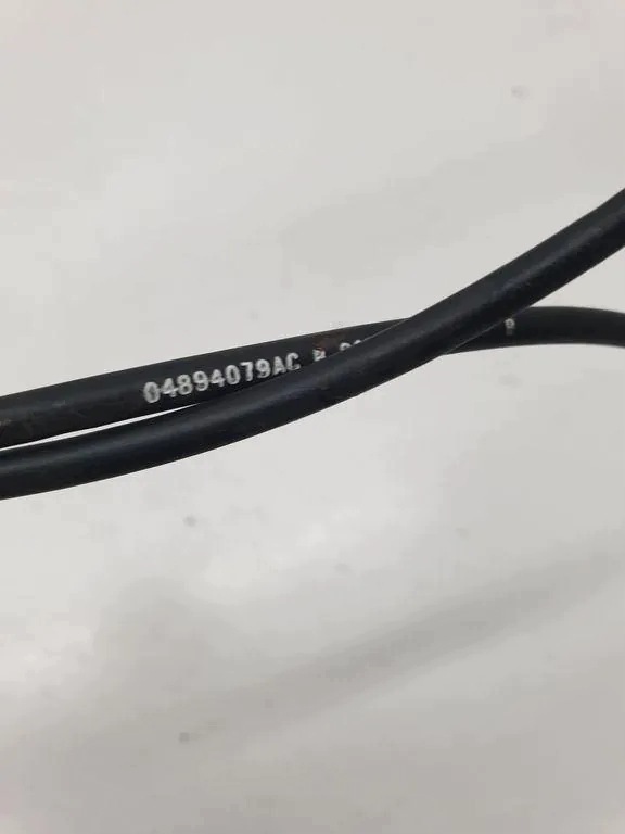 Konepellin lukitusvaijeri Chrysler Voyager IV 04894079