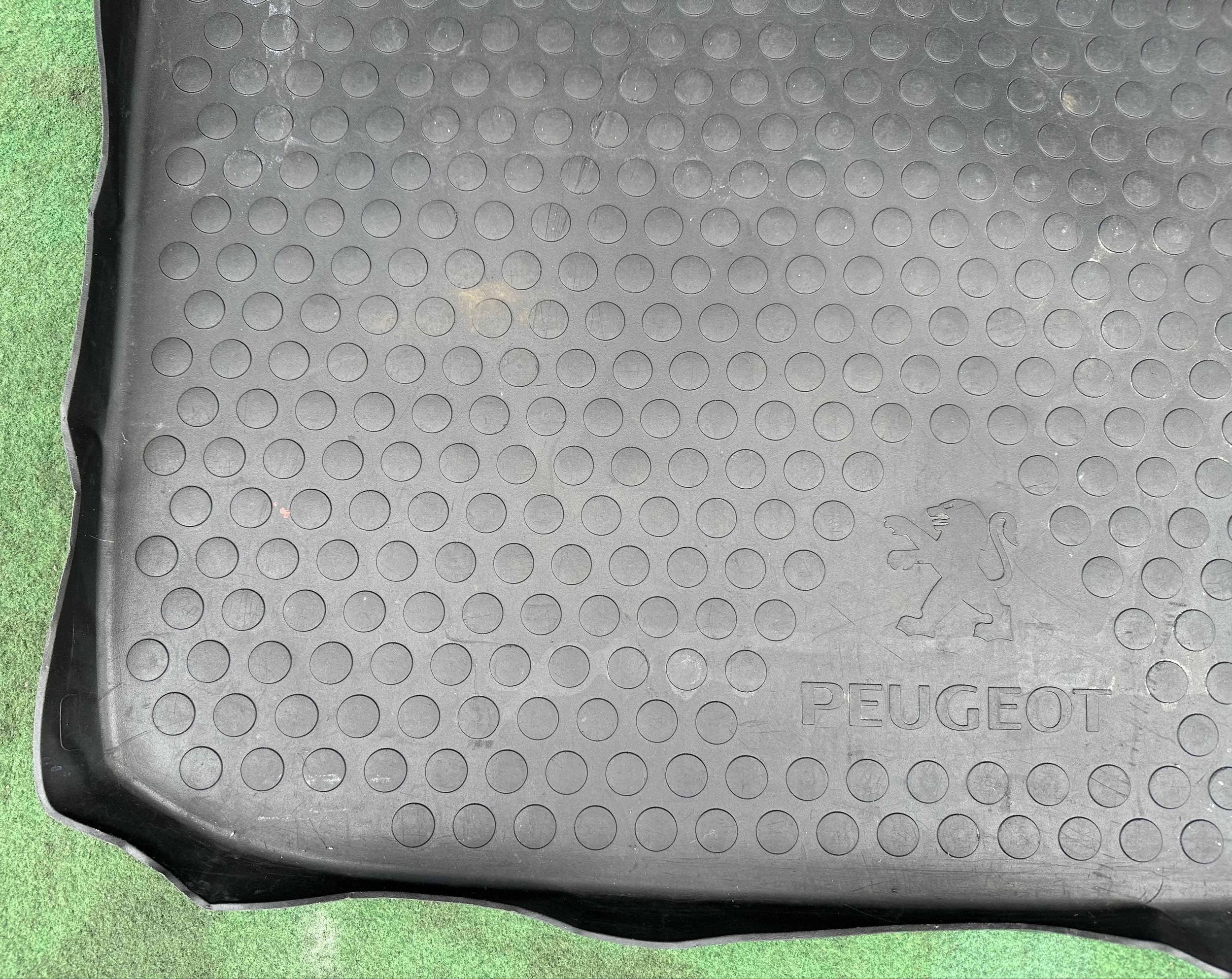 Tapis de coffre en caoutchouc PEUGEOT 308 T7 (07-13) HB 5 portes