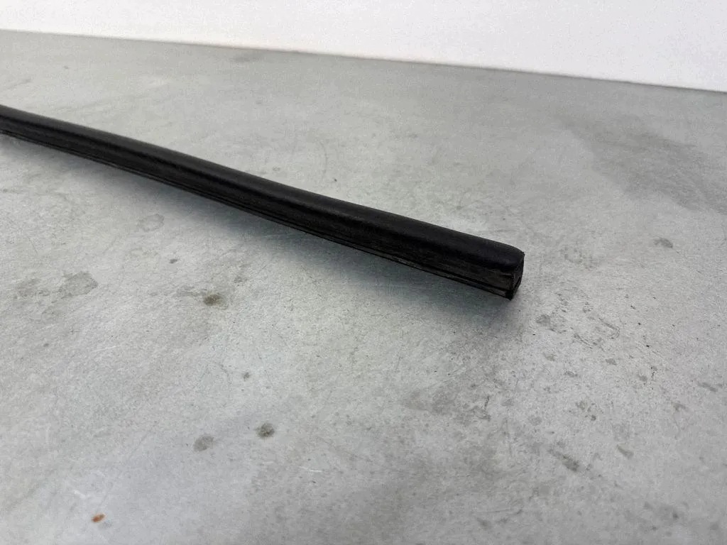 Moottorin kannen tiiviste VW 760823738A 3.0L 250kW 2021