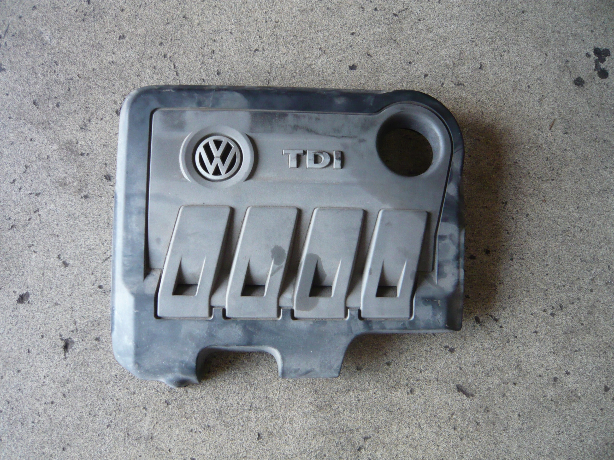 VW Passat B7 2.0 TDI Motorabdeckung 03L103925AA image 2