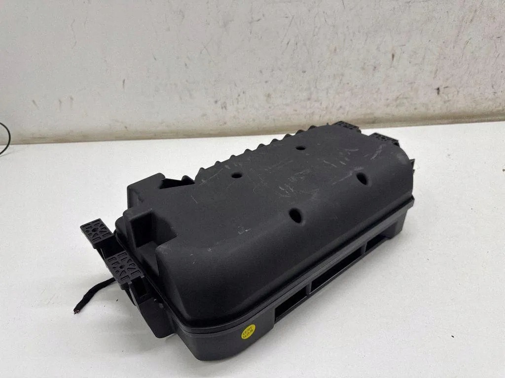 Subwoofer Kia EV6 96380CV100 Usado image 2
