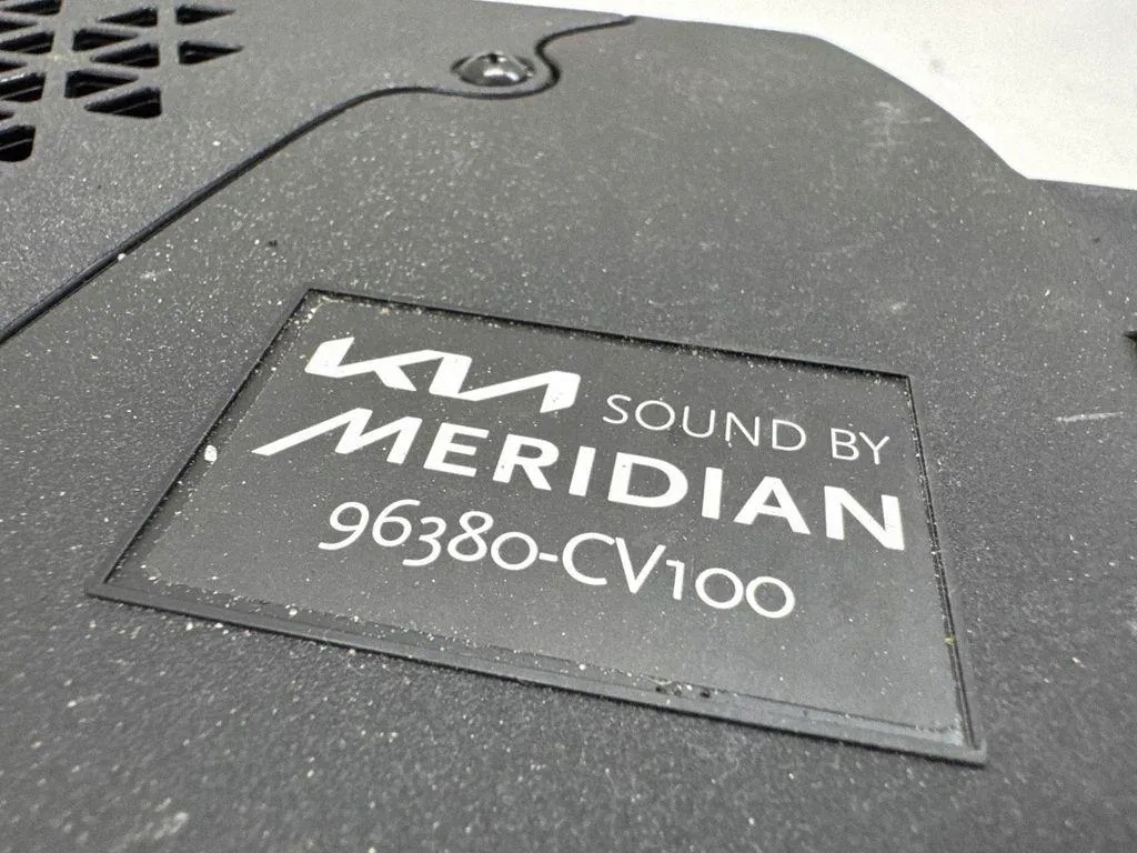 Subwoofer Kia EV6 96380CV100 Usado image 4