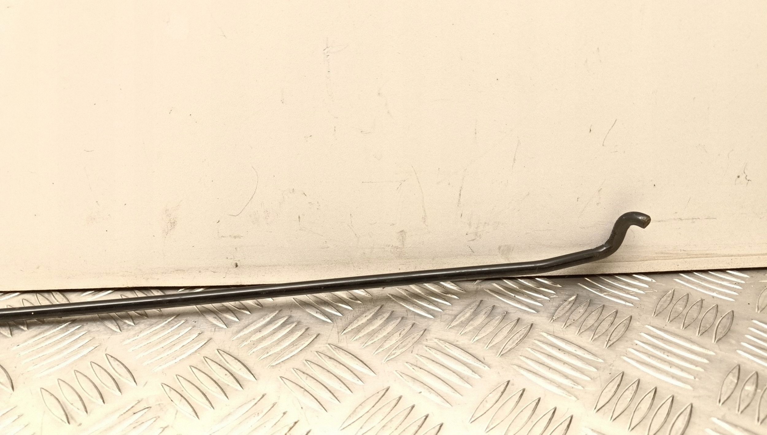 Support de capot Skoda Enyaq iV 2021 5LA823363 image 4