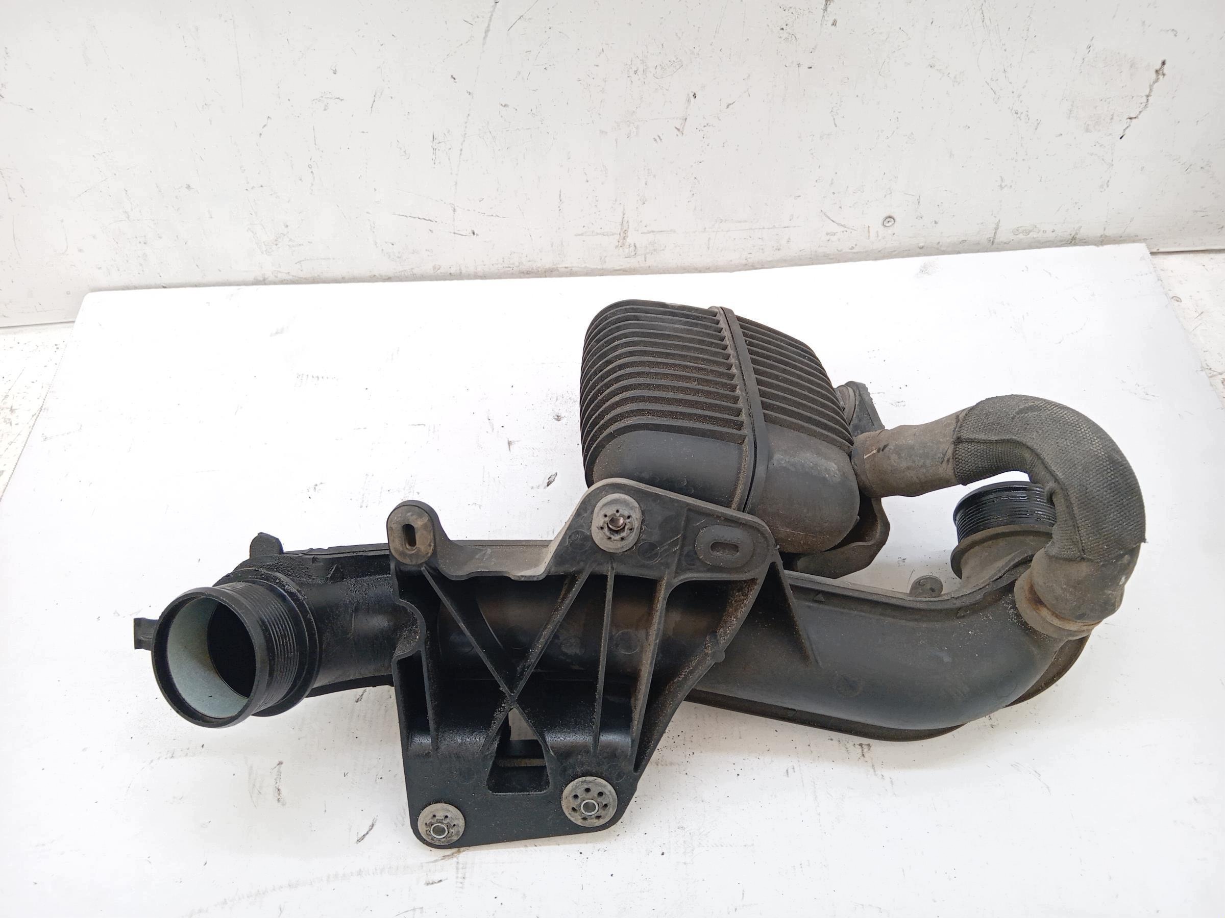 Résonateur d'air Audi A4 B8 (AA4B8ROF) image 3