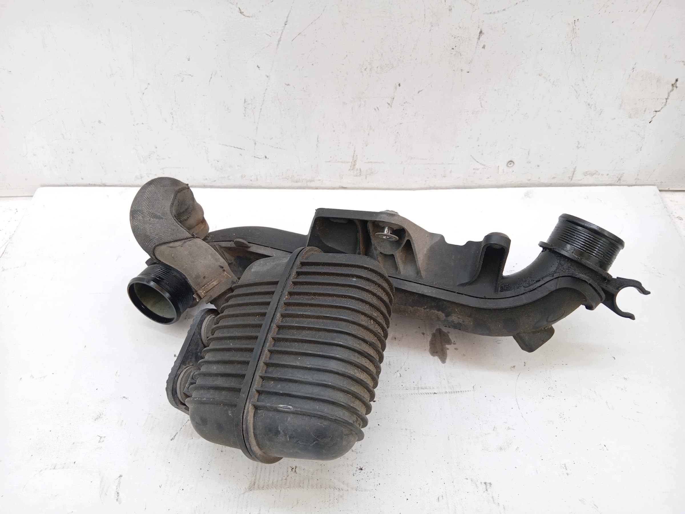 Résonateur d'air Audi A4 B8 (AA4B8ROF) image 4