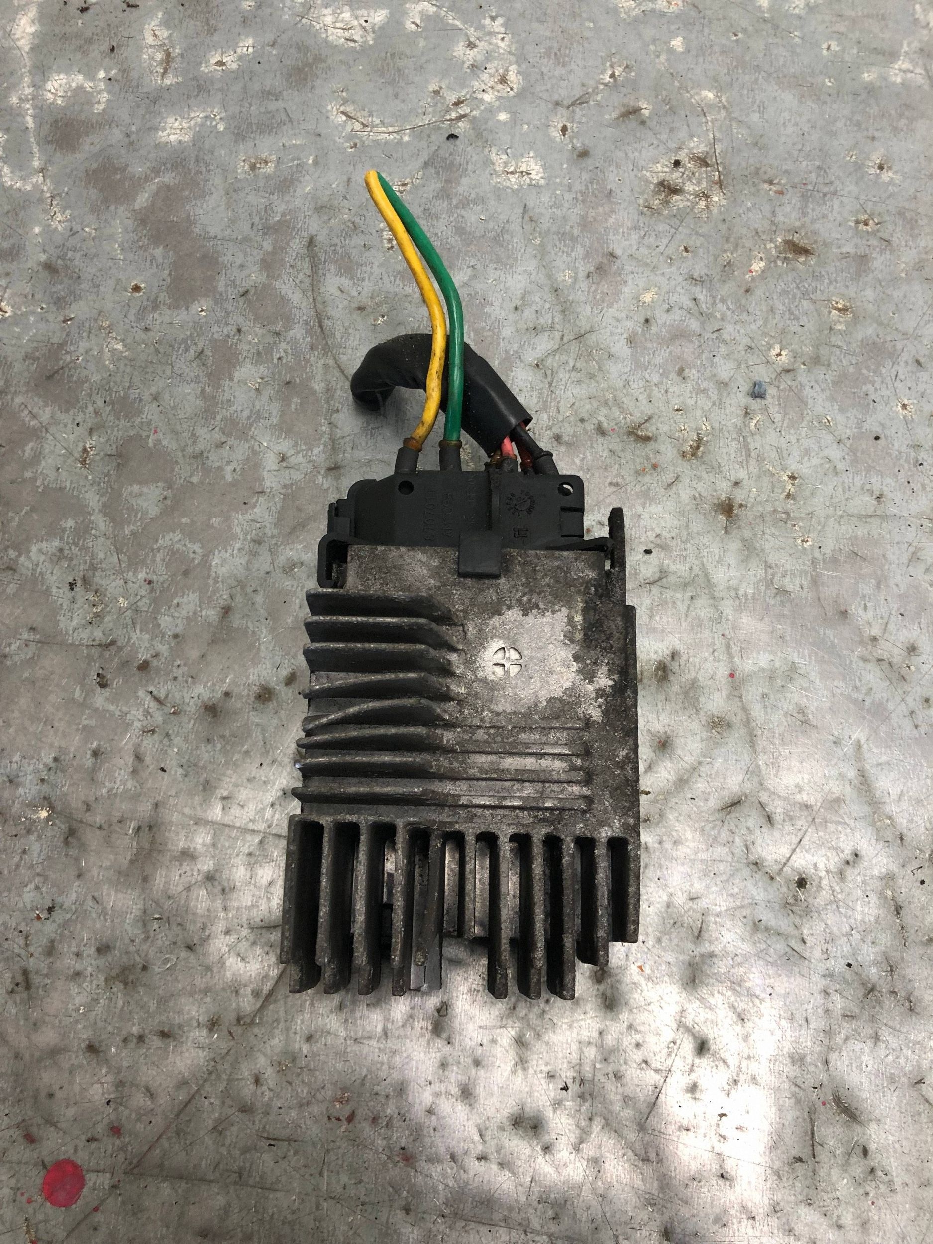 Módulo Controlador Ventilador Audi A4 B7 8E0959501T image 2