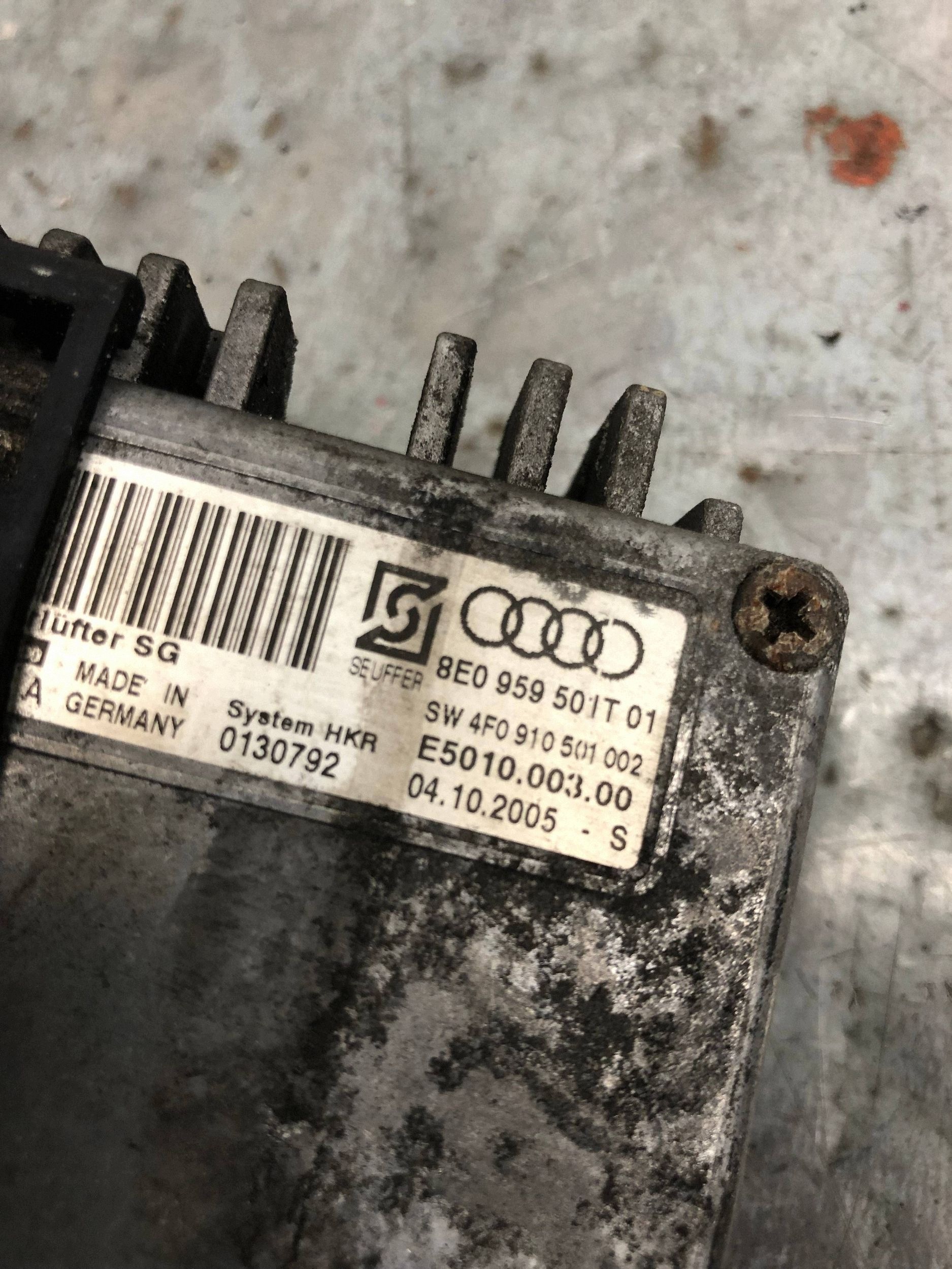 Módulo Controlador Ventilador Audi A4 B7 8E0959501T image 4