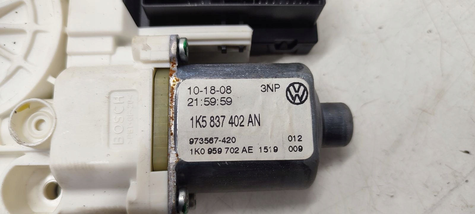 VW Jetta VI Window Regulator Module Front Right 1K5837402AN image 3