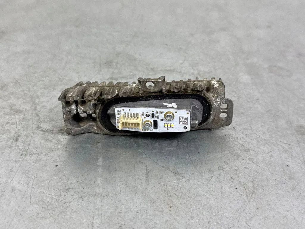 Module feux Range Rover Velar L560 80009103 image 2