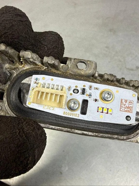 Module feux Range Rover Velar L560 80009103 image 5