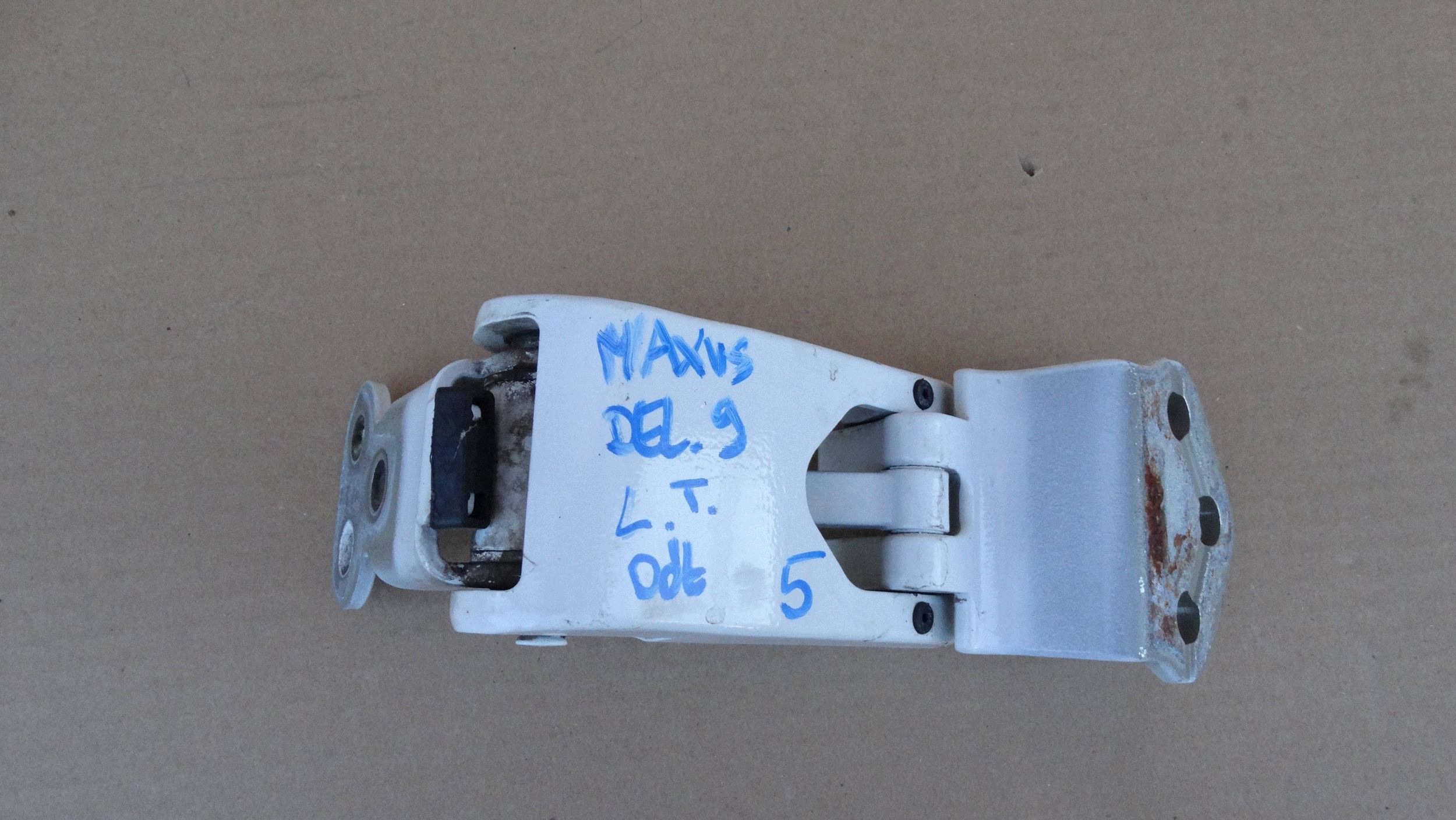 Maxus V90 Deliver 9 Unterer Türscharnier links hinten OEM FHA13461 image 2