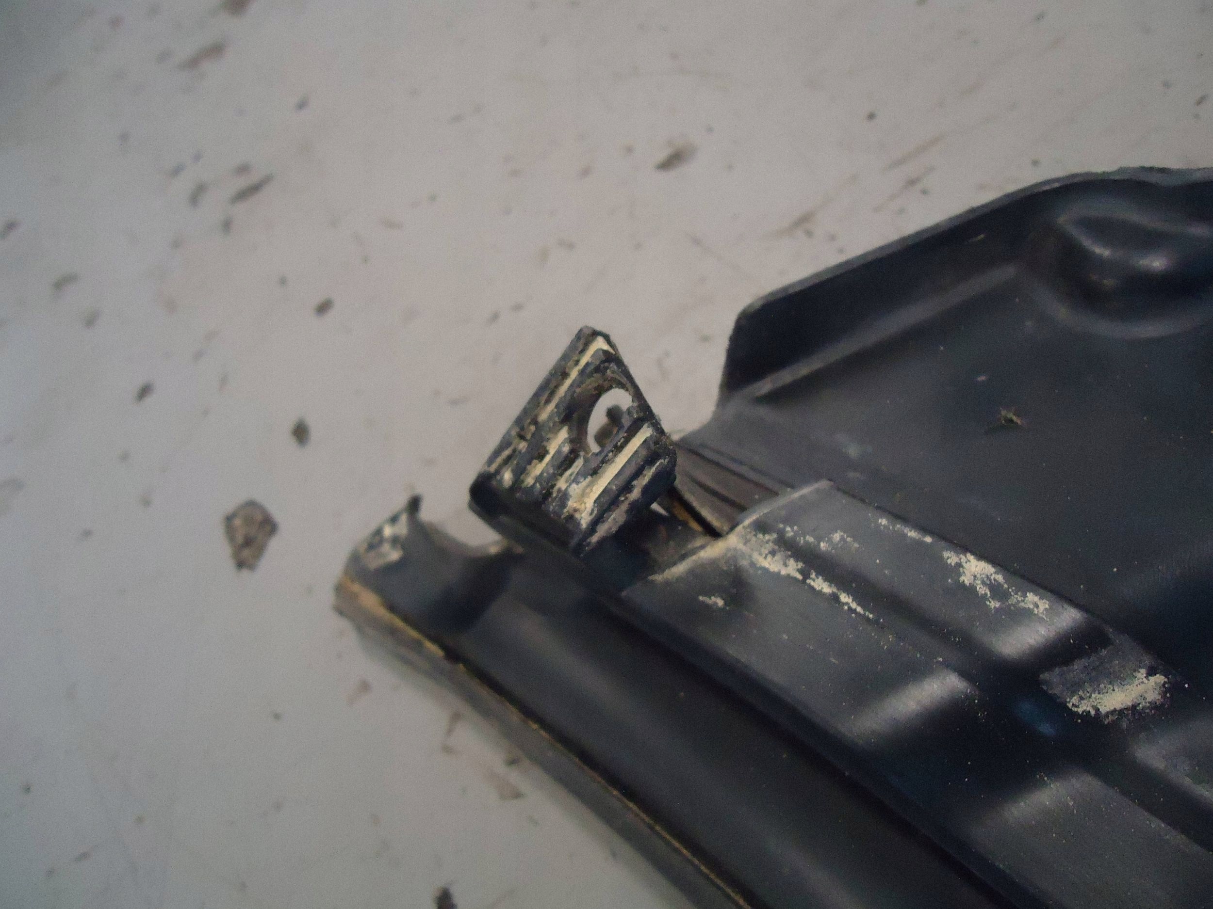 Plastic scuttle A4 B6 B7 8E1819403 OEM image 6