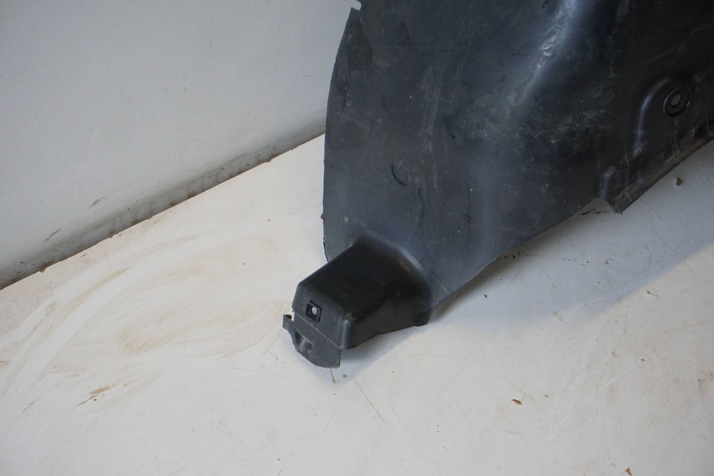 Toyota Proace Taka Tylna Nadkole Prawy DJJ1230