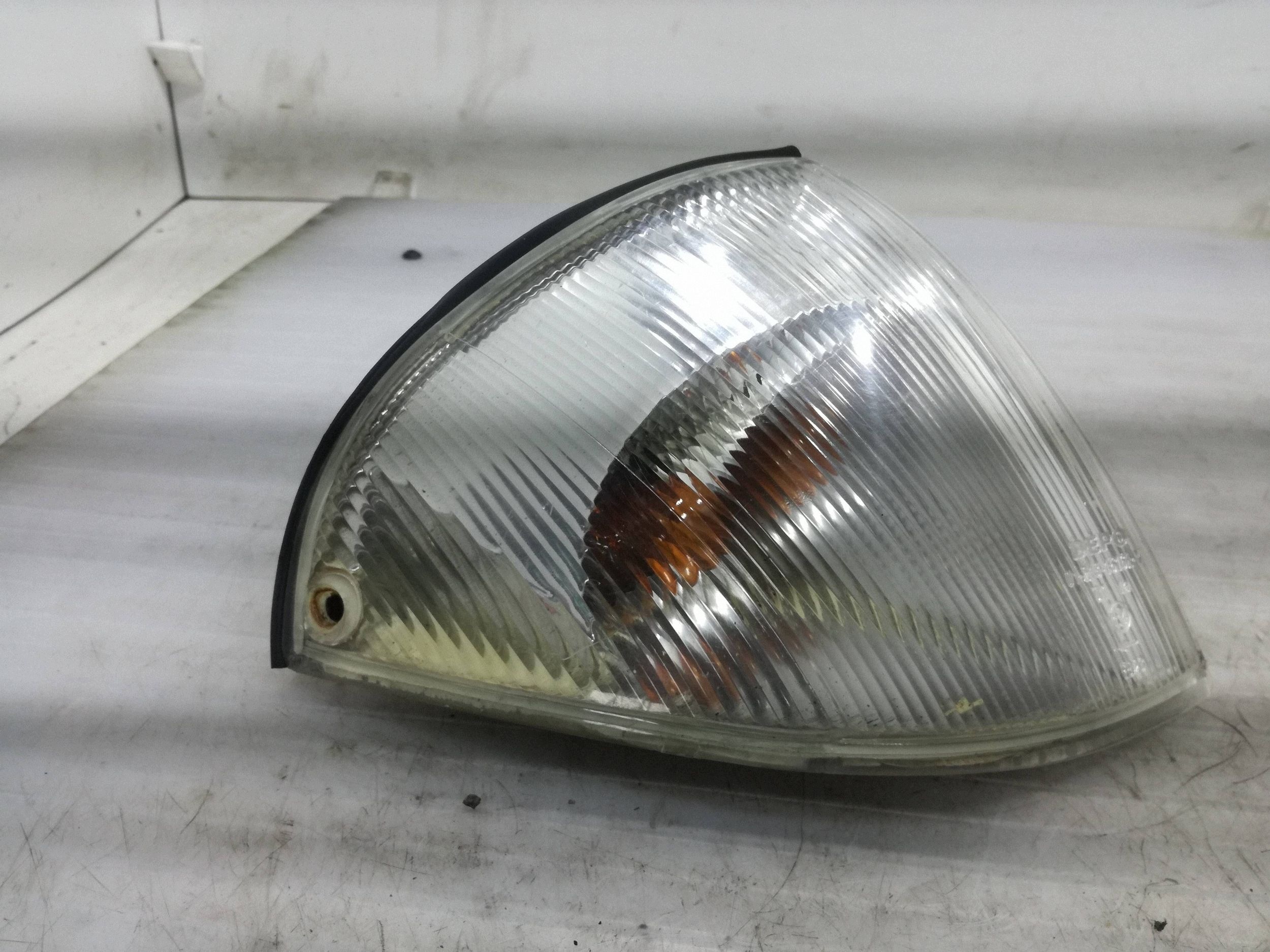 Suzuki Swift Cultus 2003 993cm3 Forward direction indicator 356060B11