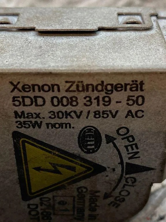 Modulo xenon Audi A6 Avant (4F5, C6) 30TV85VAC usato image 4