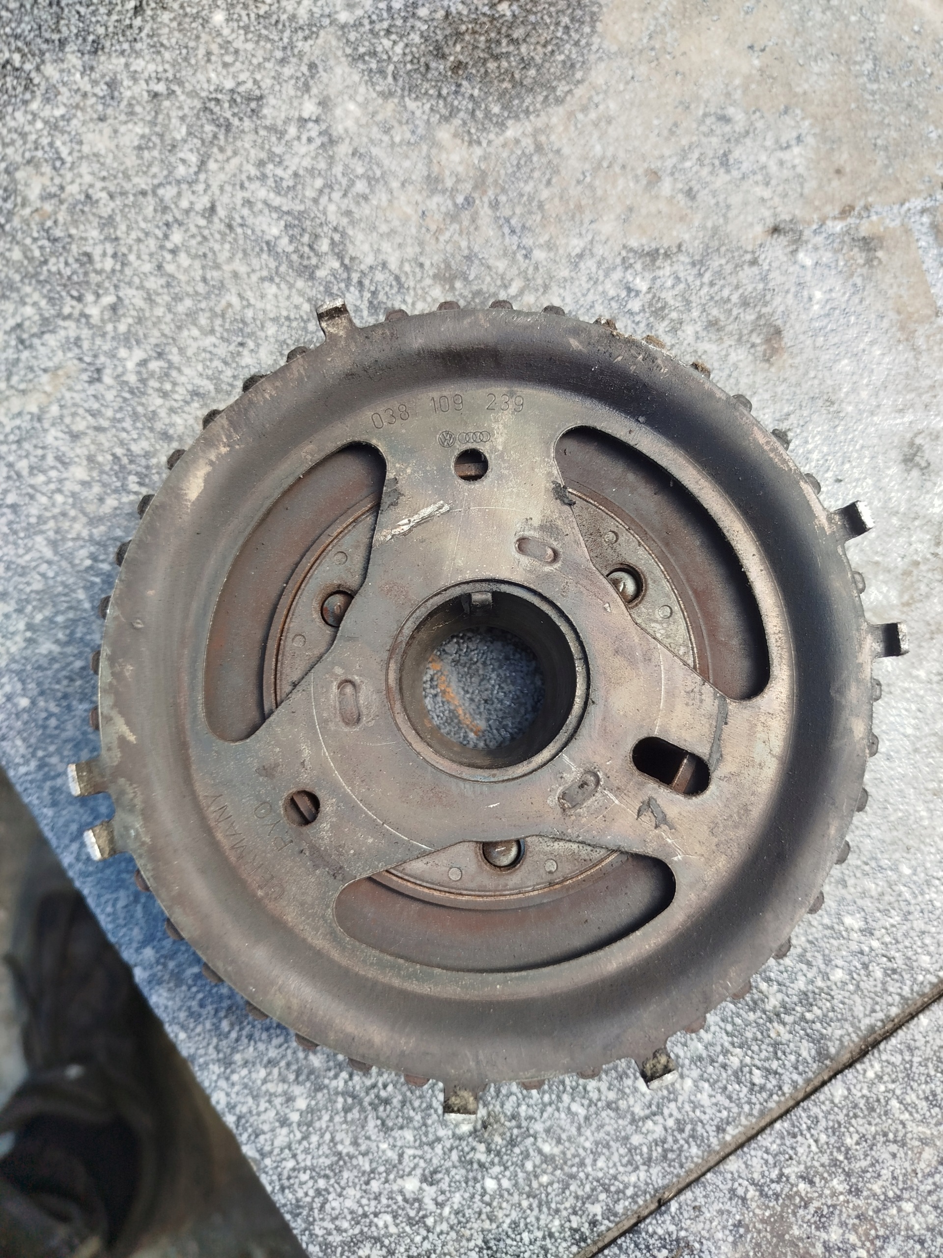 Volkswagen OE 038109239L Pignon de distribution image 3