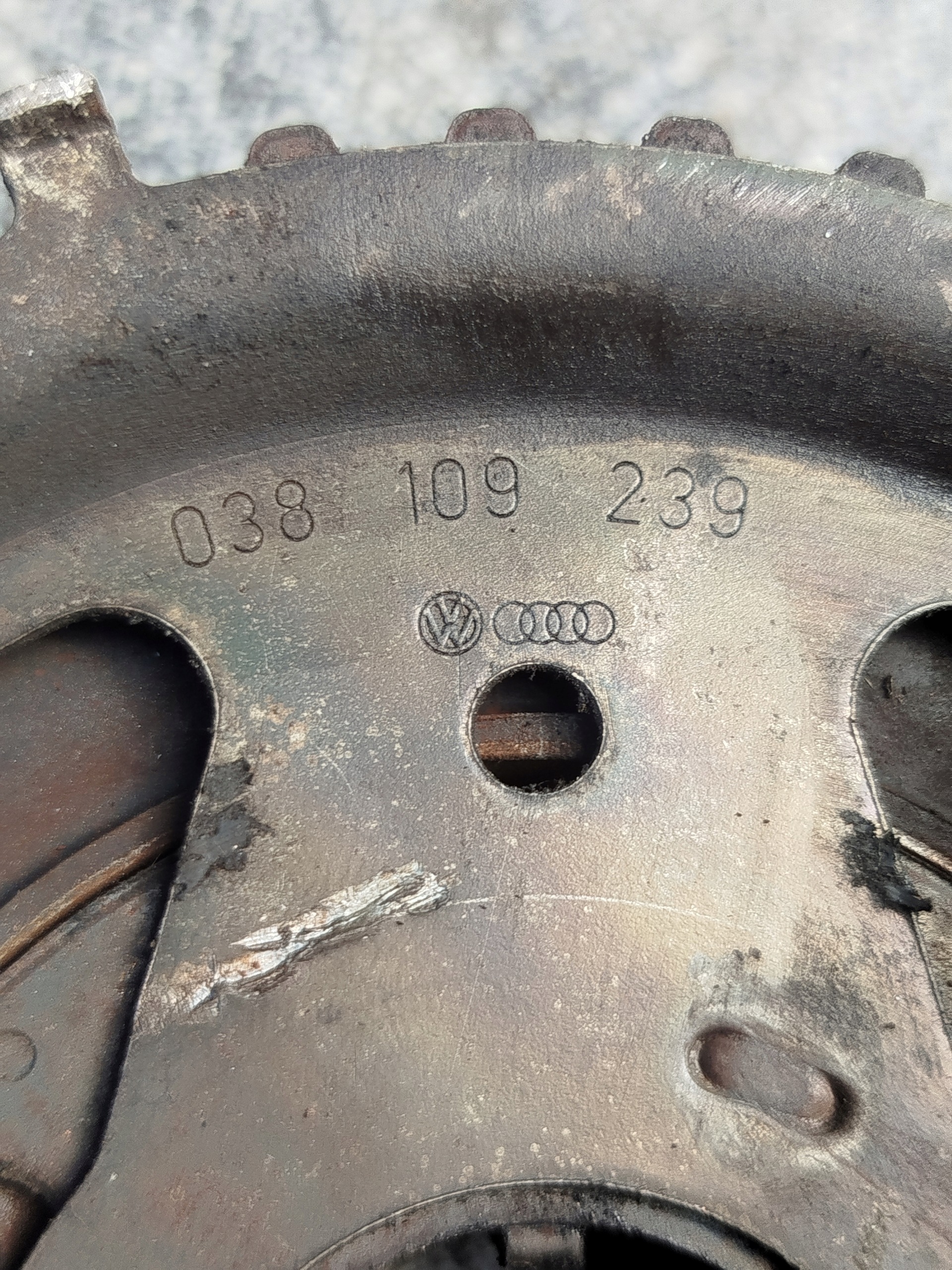 Volkswagen OE 038109239L Pignon de distribution image 4