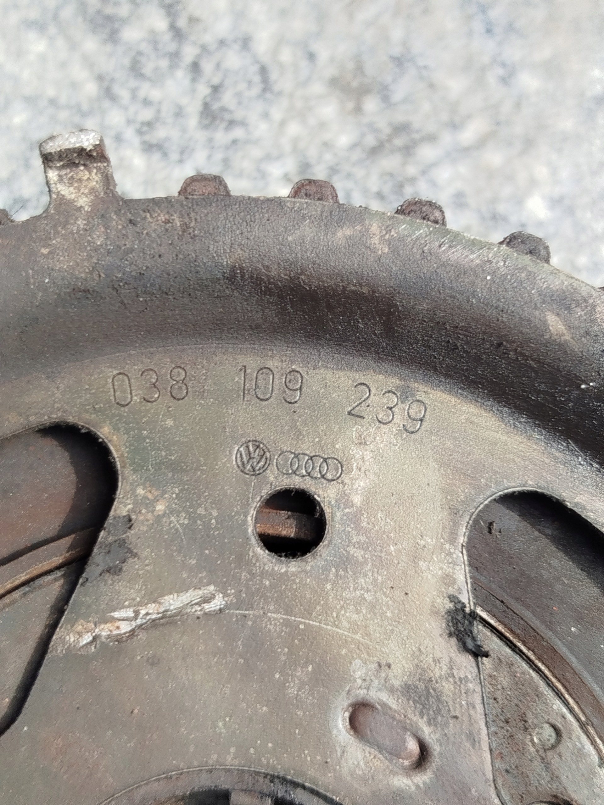 Volkswagen OE 038109239L Pignon de distribution image 5