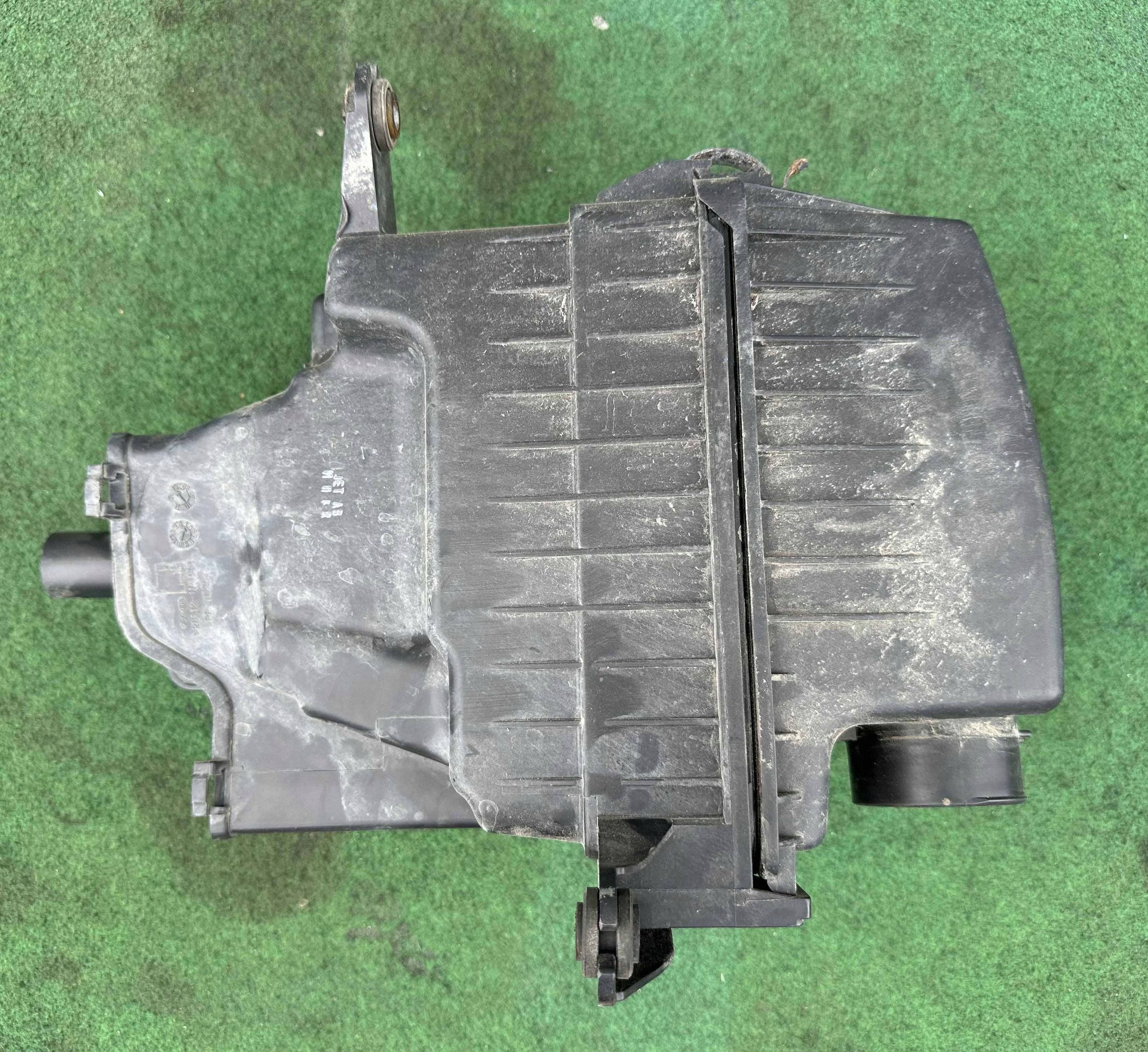 Ilmanpuhdistimen kotelo Hyundai ix20 28110-1P100