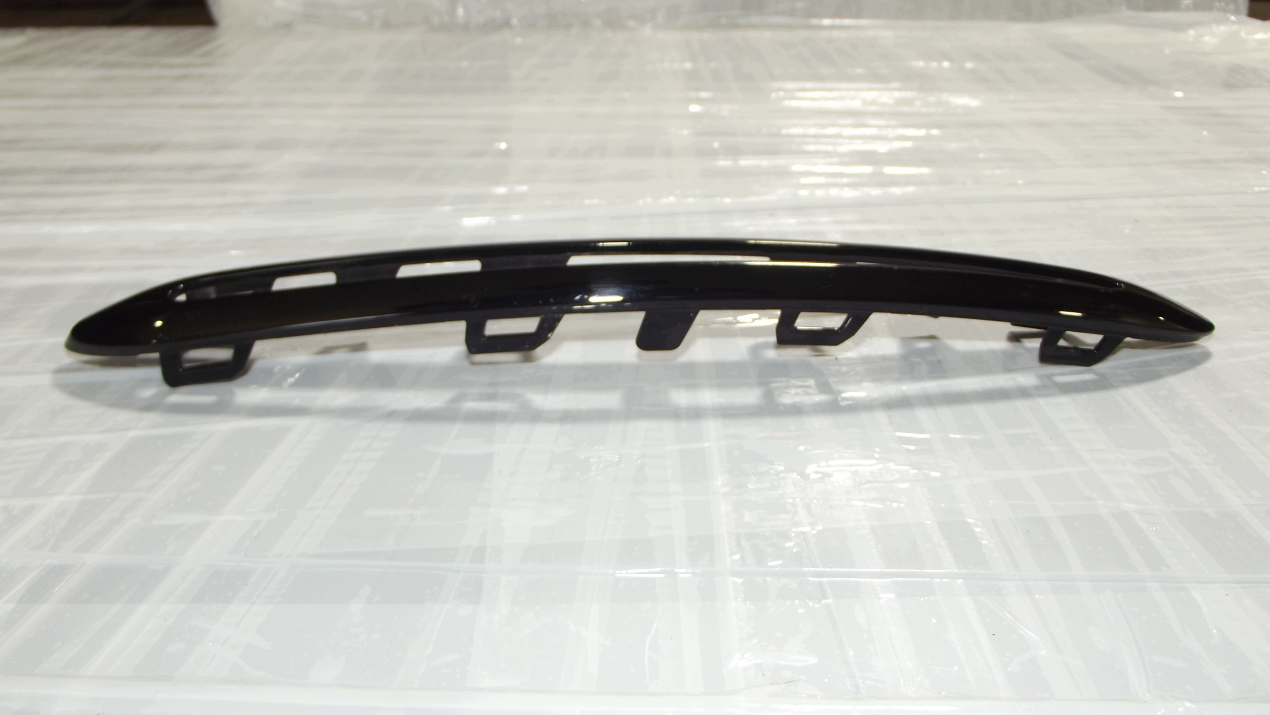 Mercedes W246 Lijst Grille Voorbumper Links