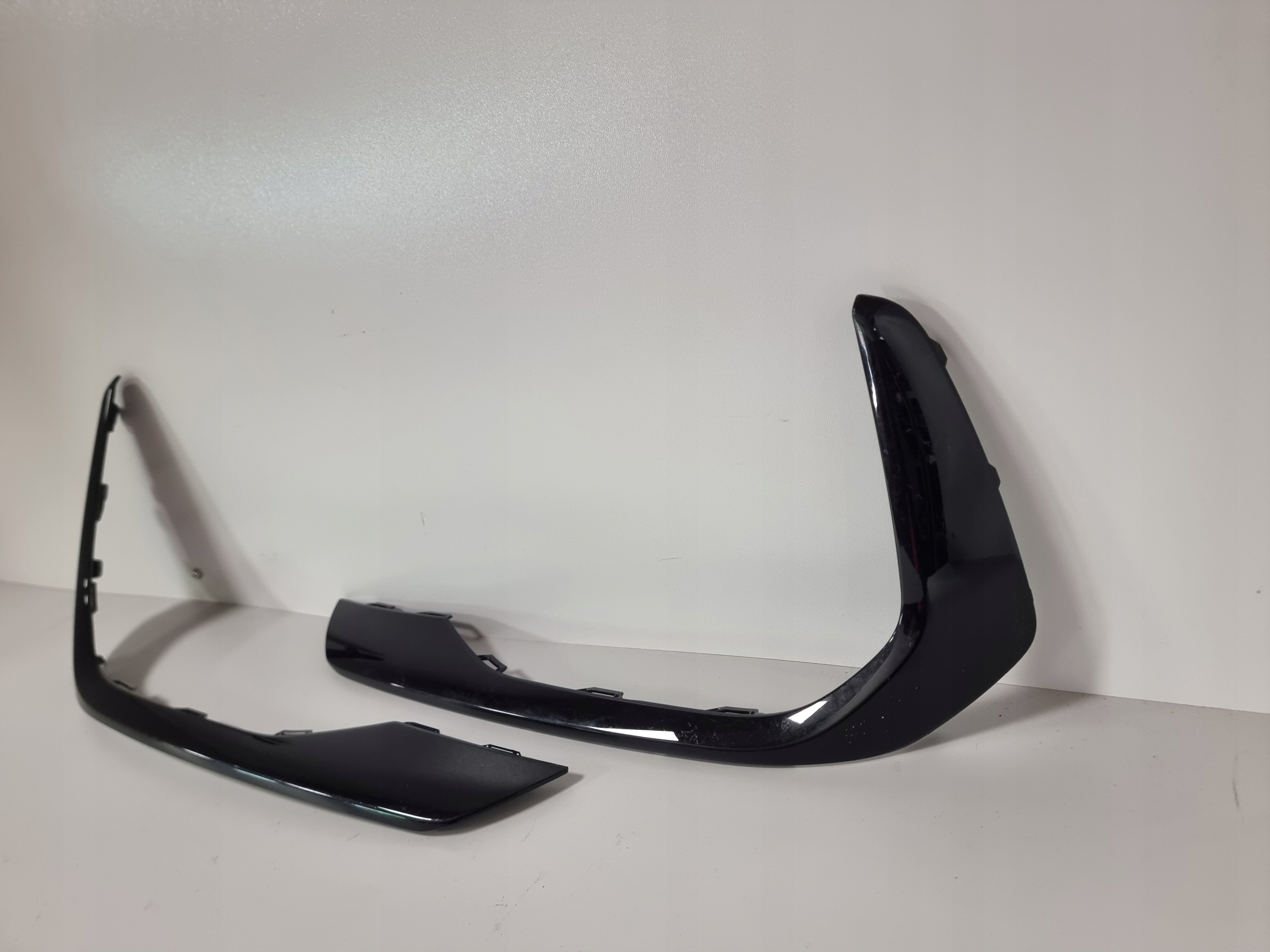 Audi S8 D5 Voorbumper Lijsten 4N0853321F