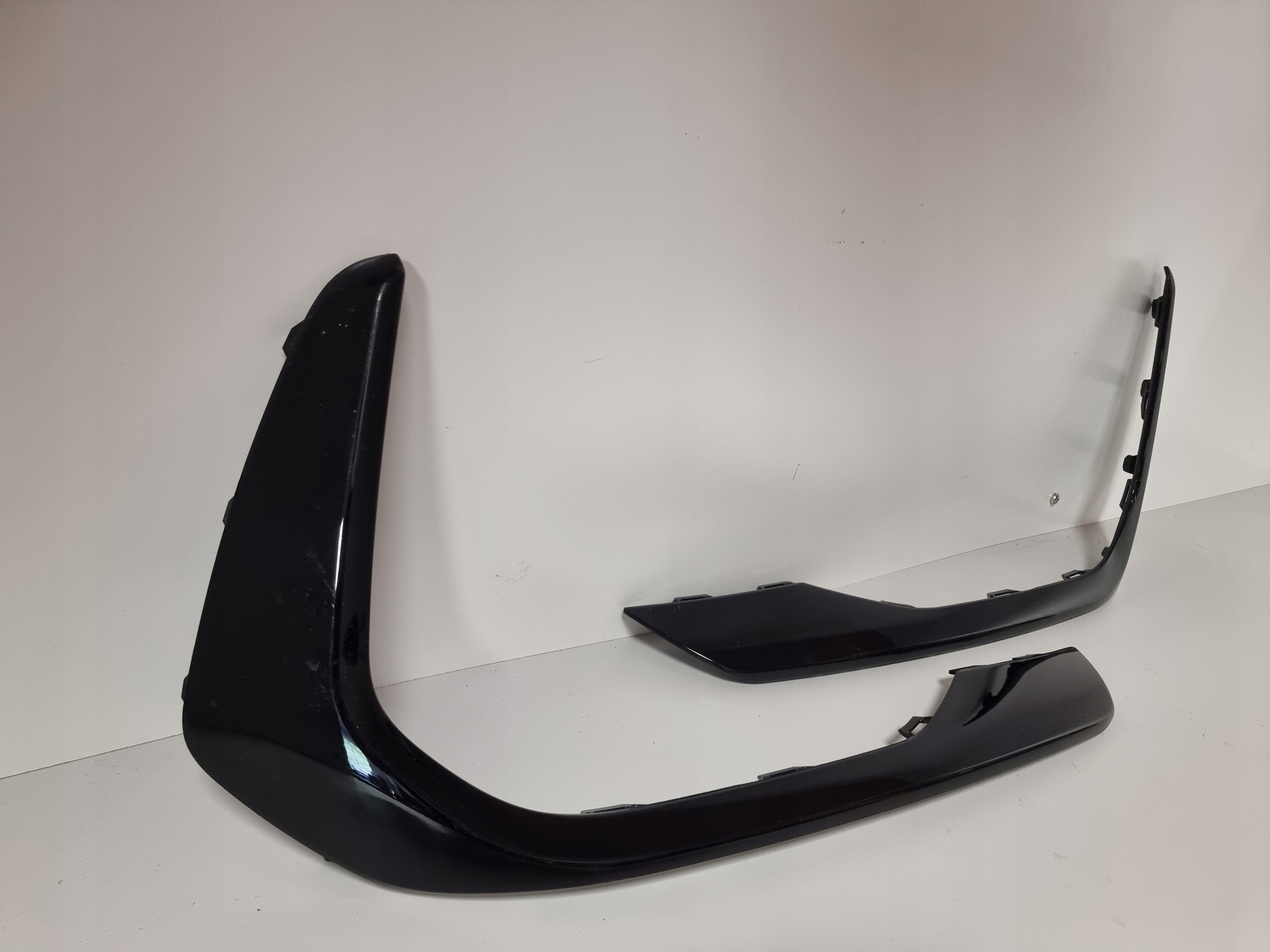 Audi S8 D5 Front Bumper Trim 4N0853321F image 3