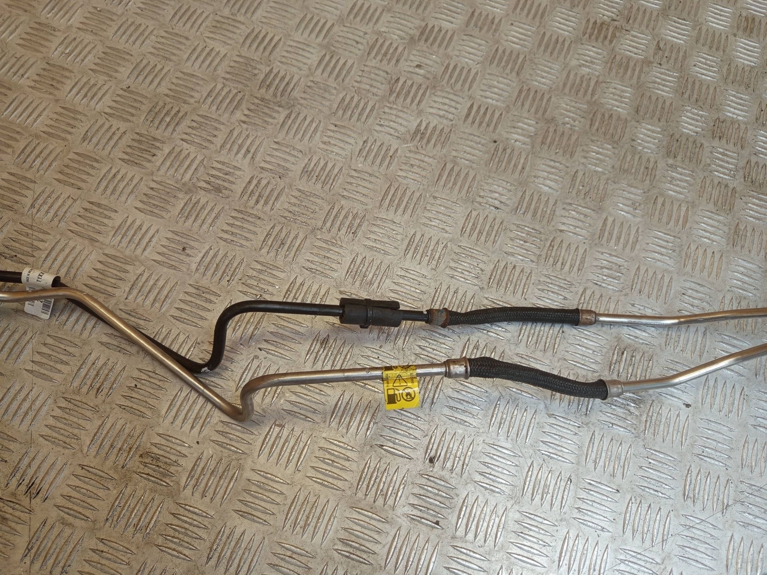 CHEVROLET TAHOE 836137521 Conductos de Combustible image 5