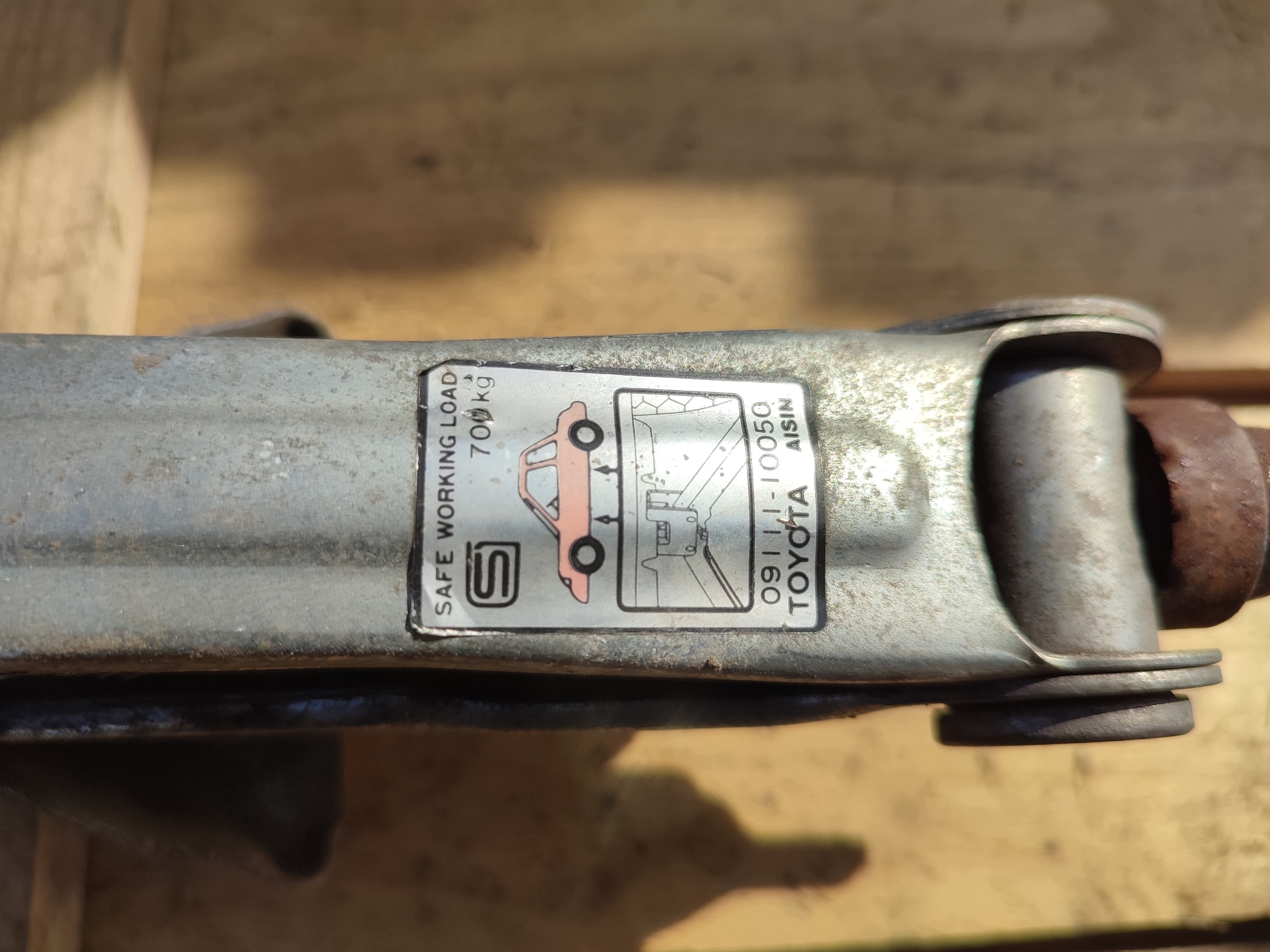 Macaco Toyota Corolla 09111-10050 Usado image 6
