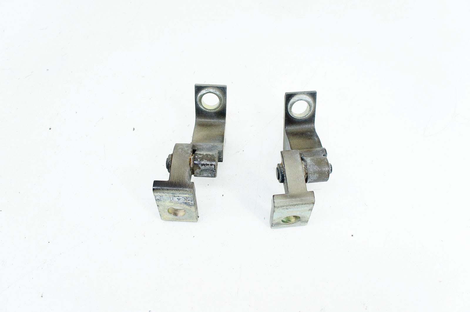 Skoda SuperB III Right Front Door Hinge VK376 image 3