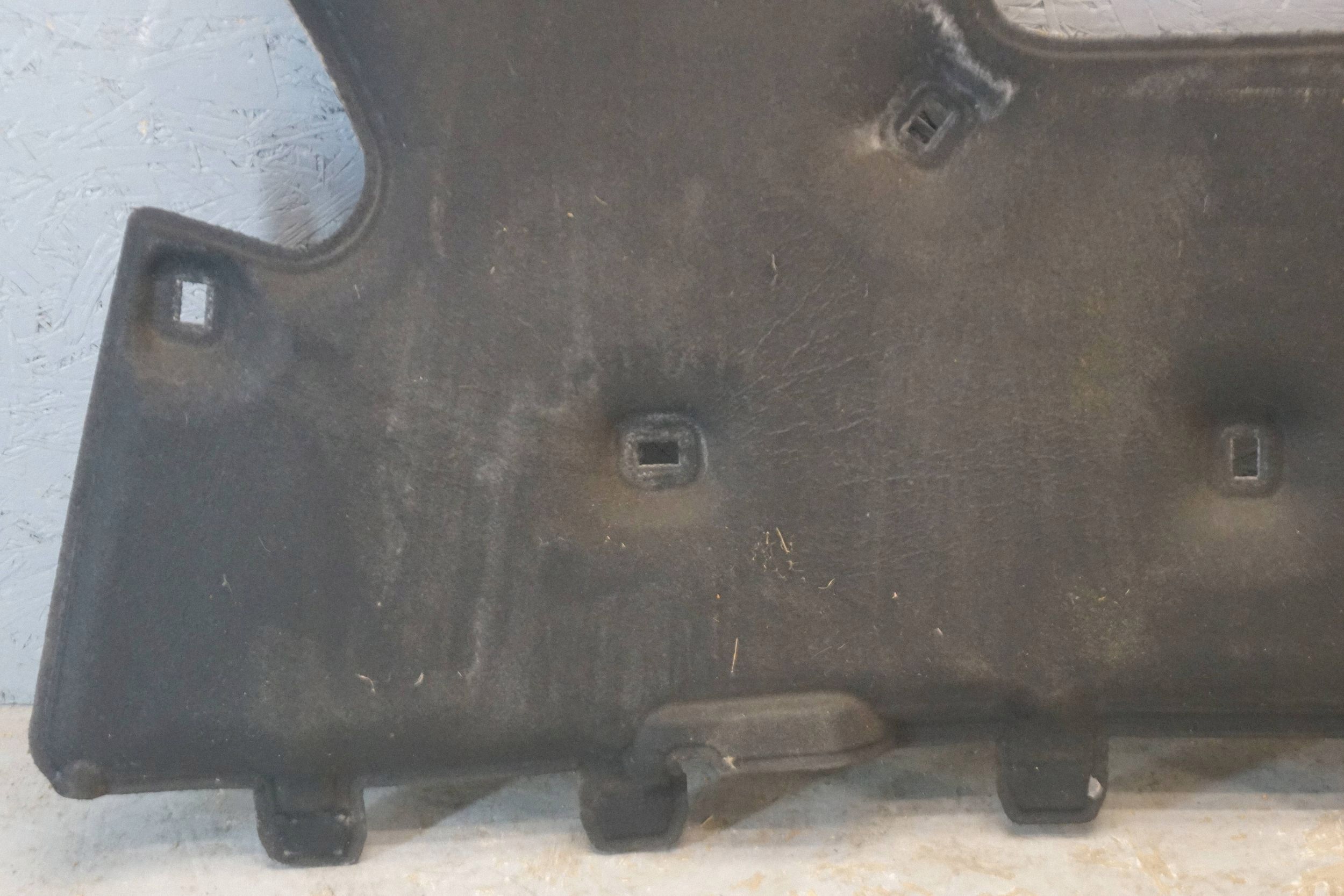 Konepellin äänieriste Ford Kuga MK1 (JKM27383)