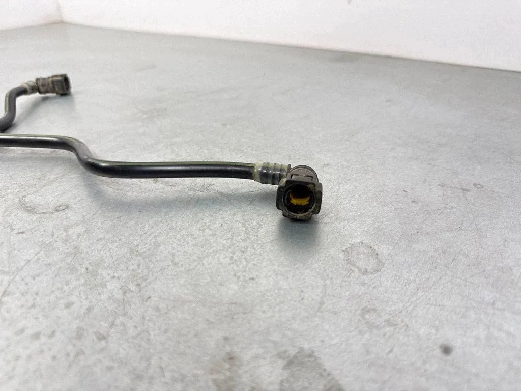 Pääpolttoaineputki VW 4M4201220D 3.0L 250kW 2021