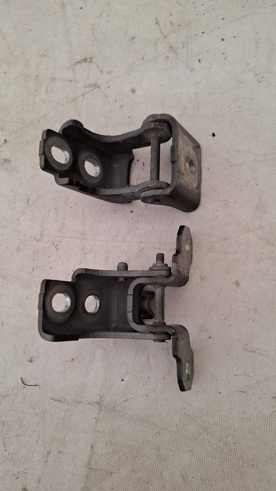 Etuloven saranat oikea etu Renault Clio IV EQB1215