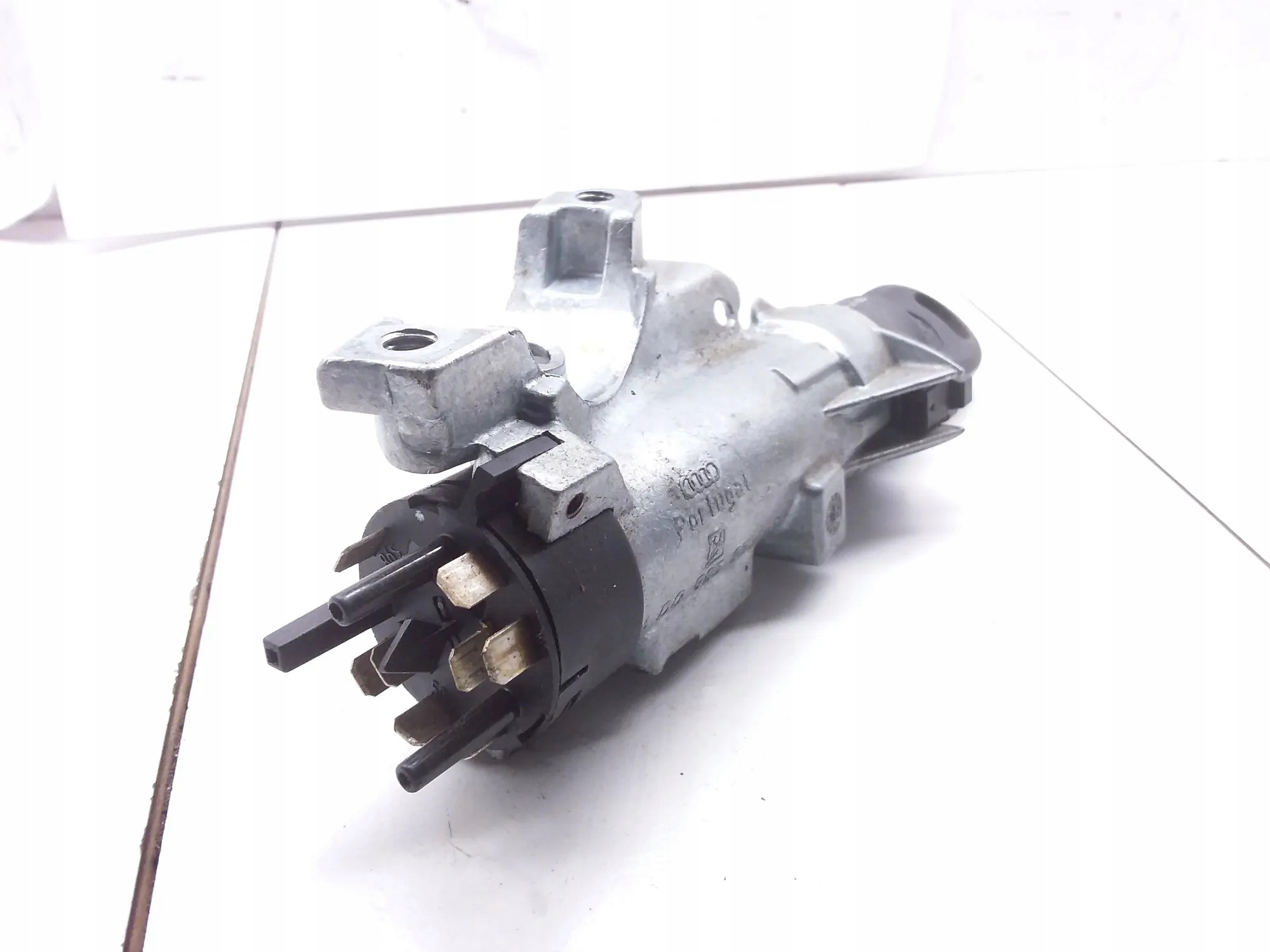Sytytyskytkin VW Passat B5 4D0905851E
