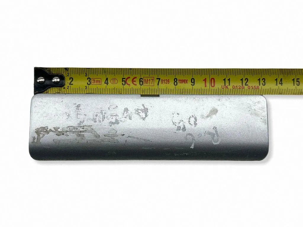 Cubierta de claxon delantera derecha Toyota Avensis T27 image 2