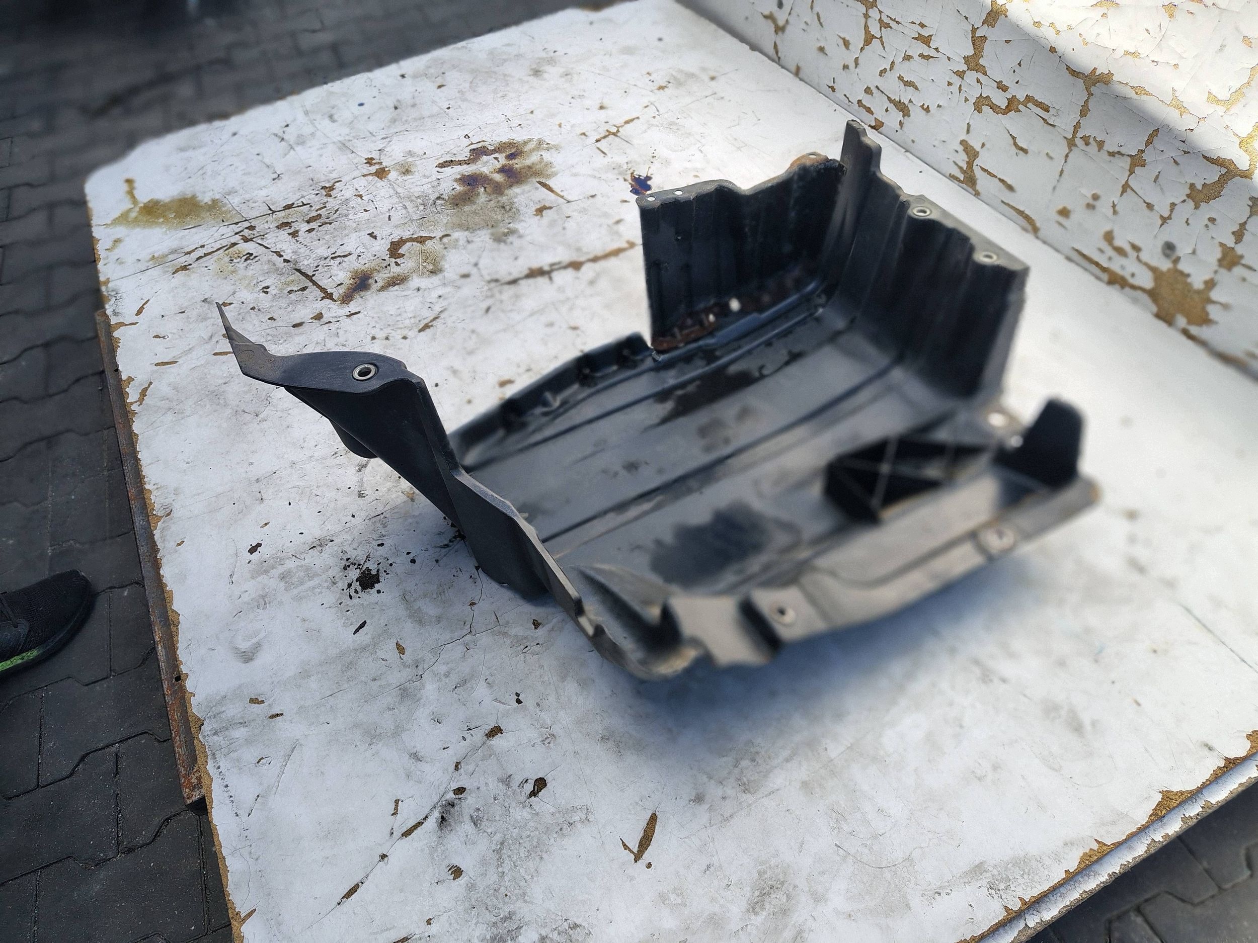 Oikea säiliön suojus Land Rover L322 4.2 V8