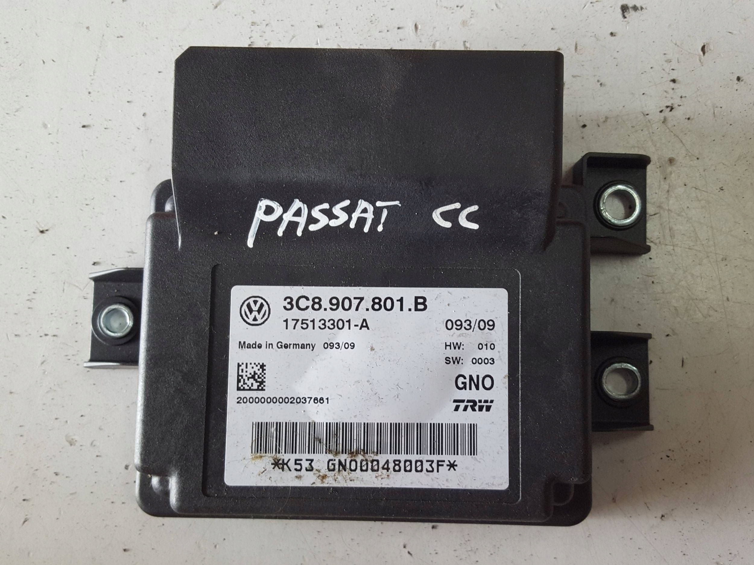 VW Passat CC 08-12 Module Frein à main 3C8907801B image 2