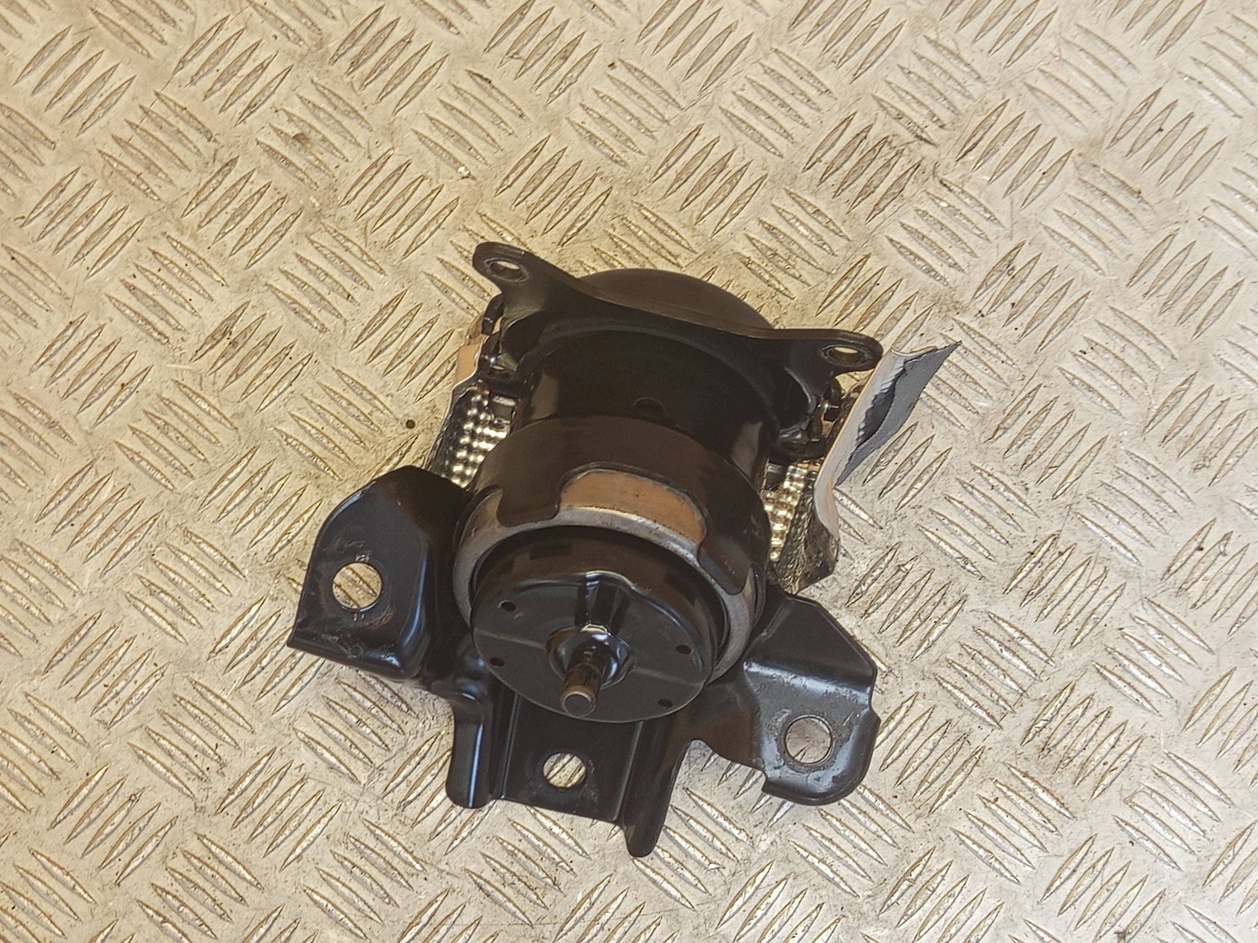 Soporte de motor derecho Chevrolet Tahoe 84687024 image 3