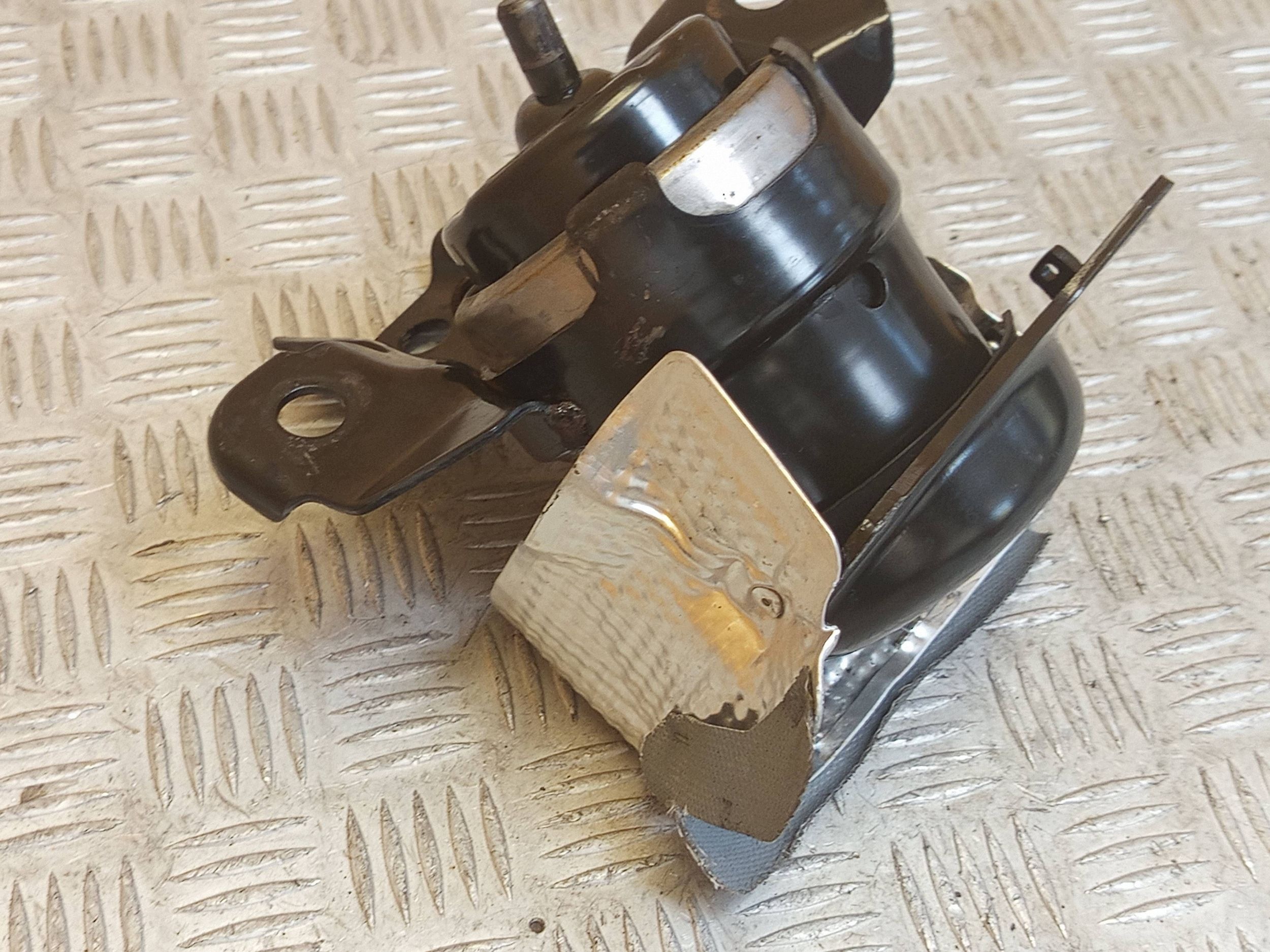 Soporte de motor derecho Chevrolet Tahoe 84687024 image 5
