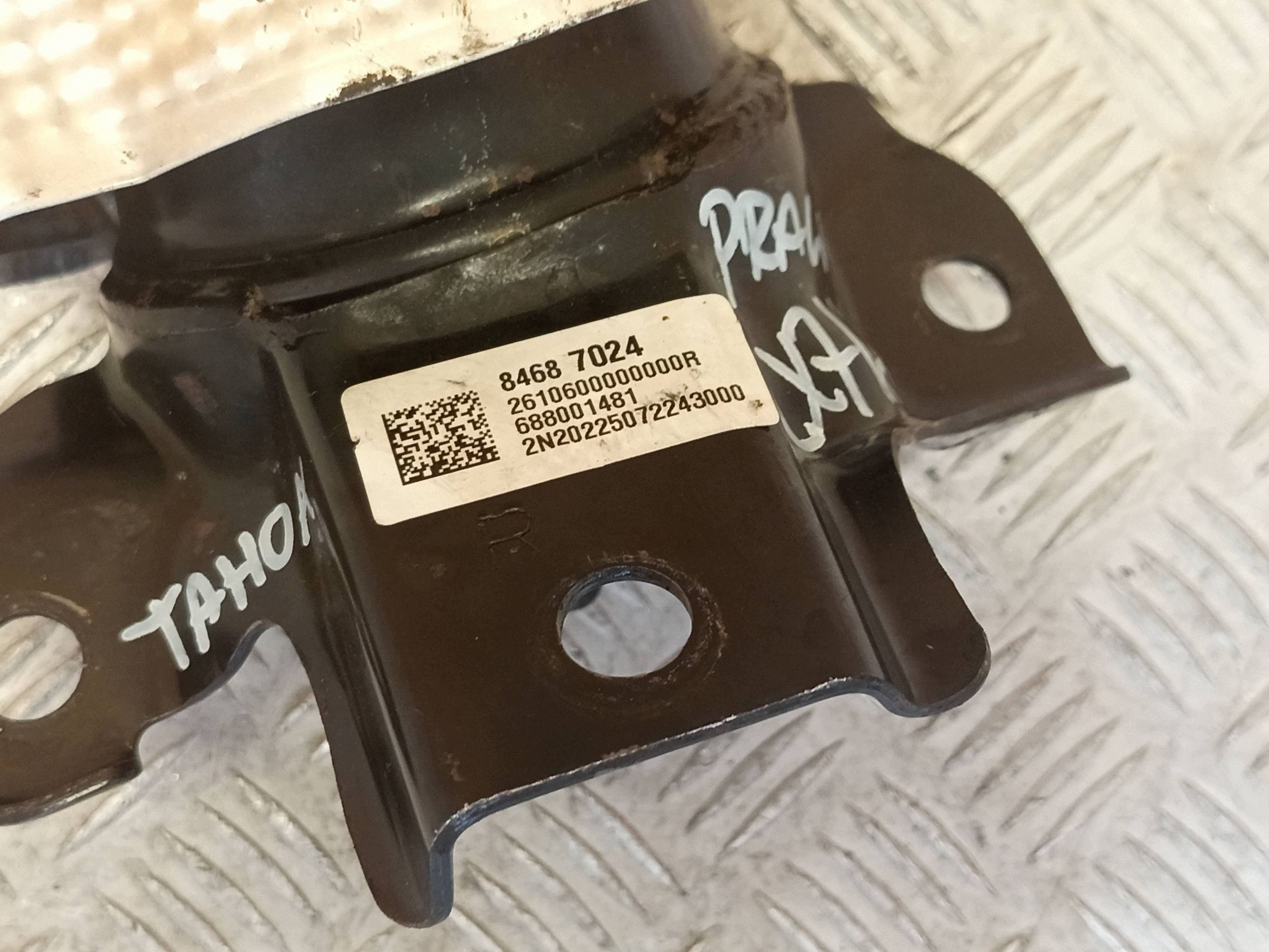 Soporte de motor derecho Chevrolet Tahoe 84687024 image 9