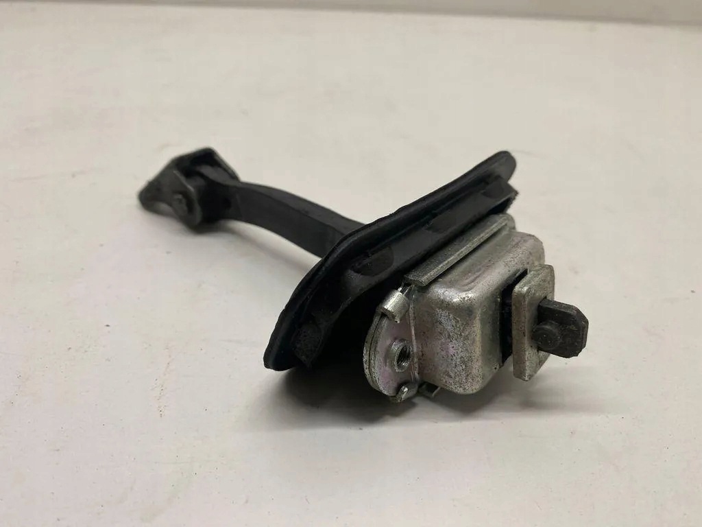 Nissan Qashqai 2010 Rubber deurstopper rechtsvoor image 2