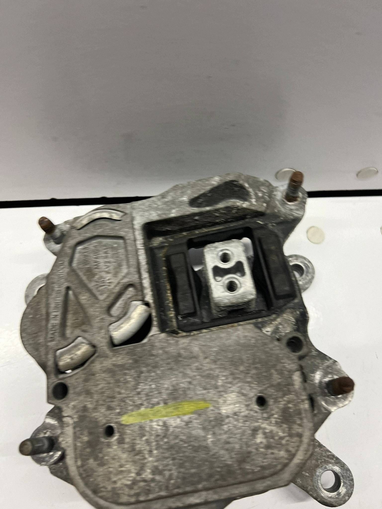 Soporte de transmisión Audi A6 S6 C8 4M0 399 153 image 4