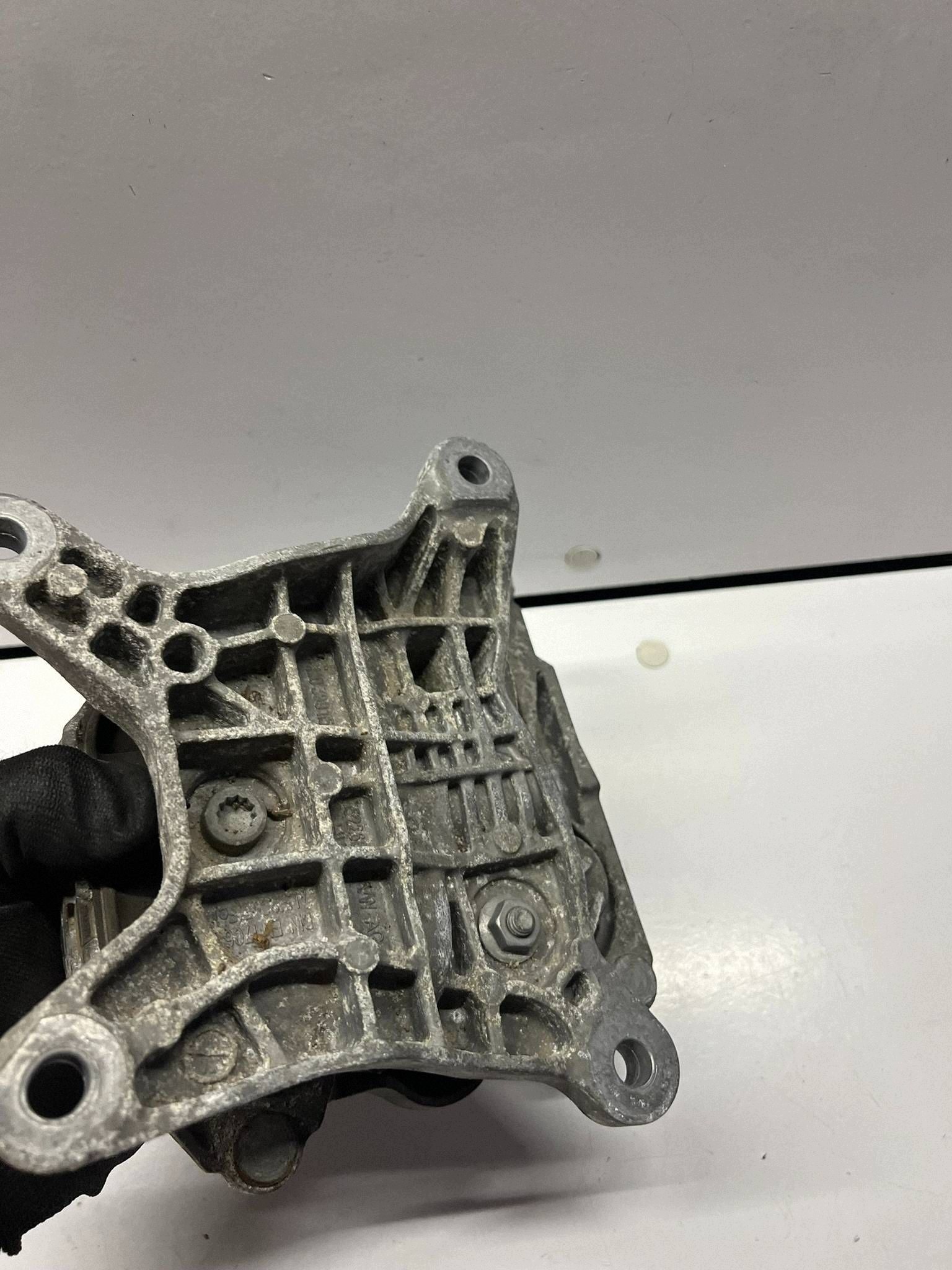 Soporte de transmisión Audi A6 S6 C8 4M0 399 153 image 5