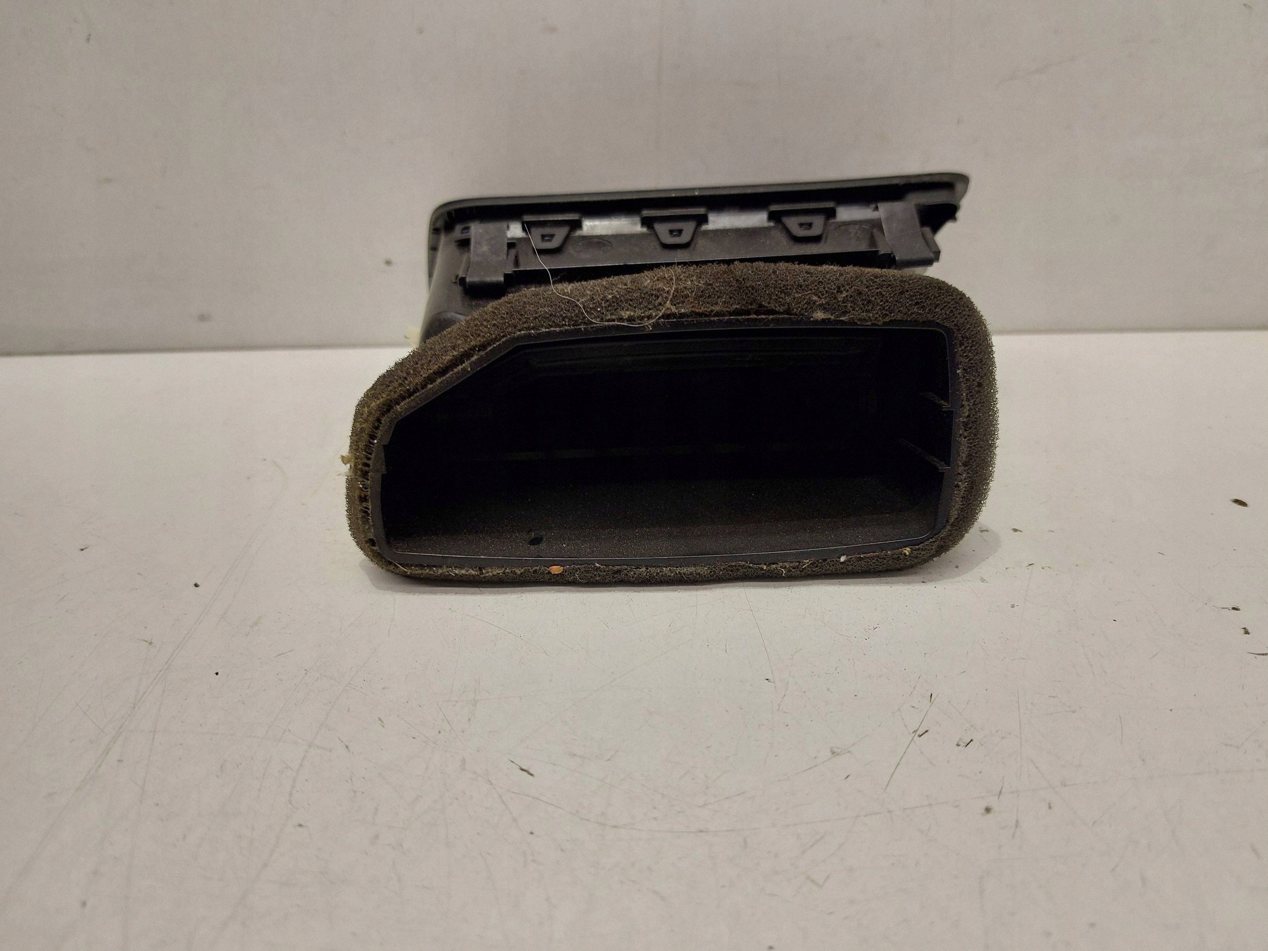 Rejilla lateral derecha salpicadero VW Passat B6 T0024375 image 3