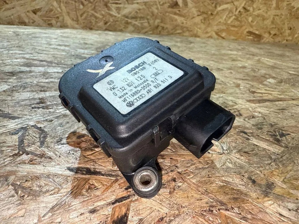 Luftflödesventilmotor Audi A6 4B2 C5 1.9L 0132801125 image 2
