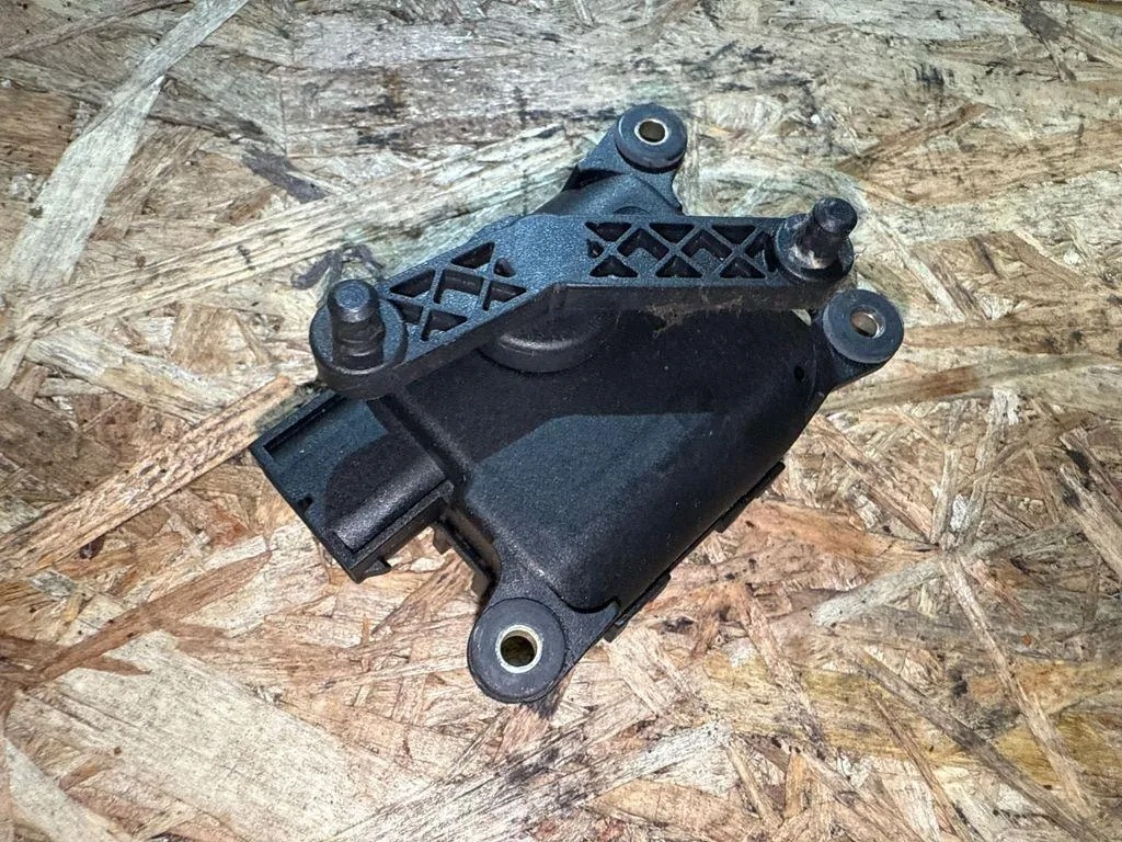 Luftflödesventilmotor Audi A6 4B2 C5 1.9L 0132801125 image 3