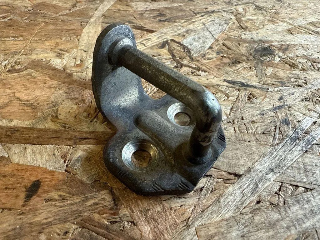 Fecho da Bagageira Alfa Romeo 147 B7920 image 2