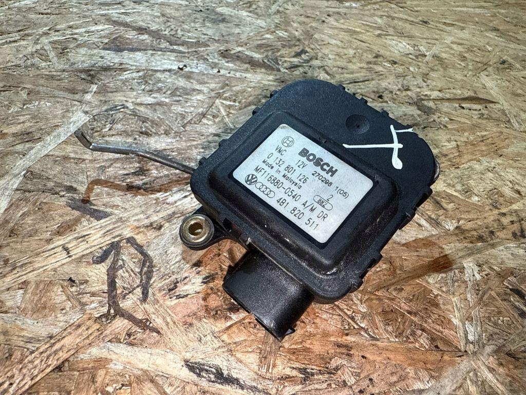 Moteur de vanne de débit d'air Audi A6 C5 4B1820511 image 2