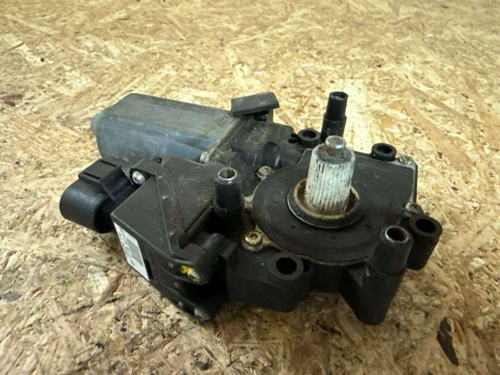 Audi OE 4B0959802E Usado image 4