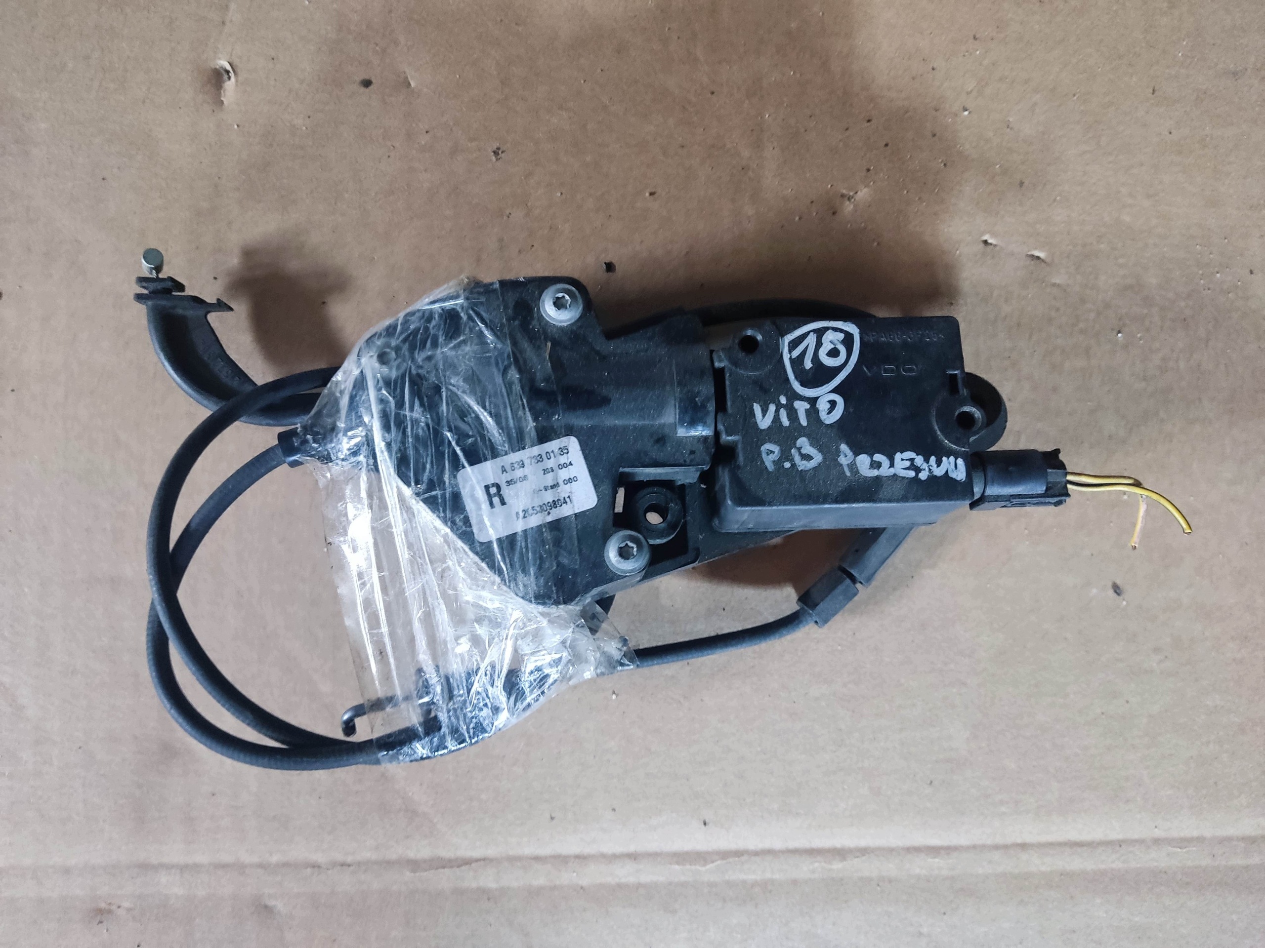 Sivusioven lukon moottori Mercedes Vito W639